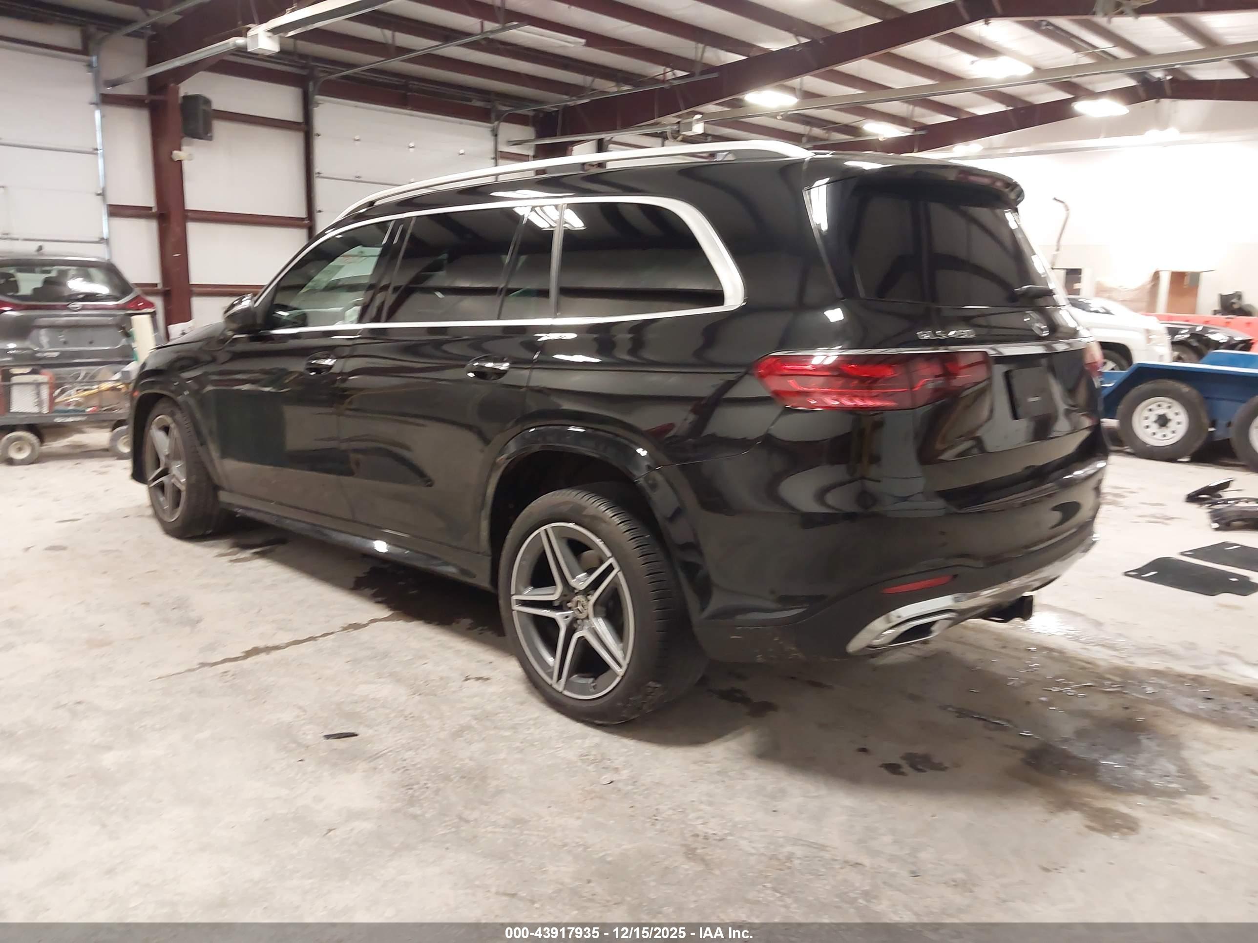MERCEDES-BENZ GLS image 3