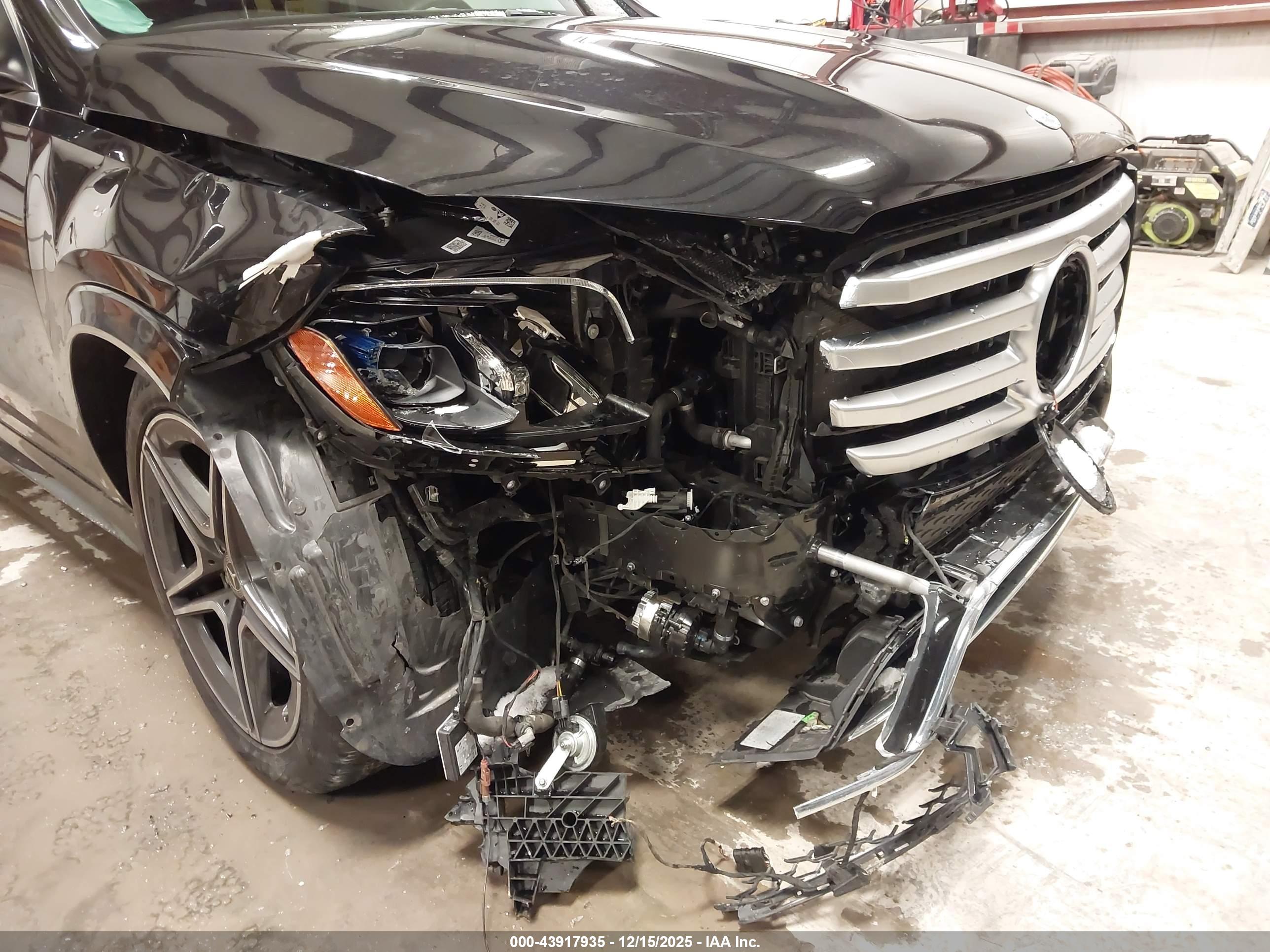 MERCEDES-BENZ GLS image 6