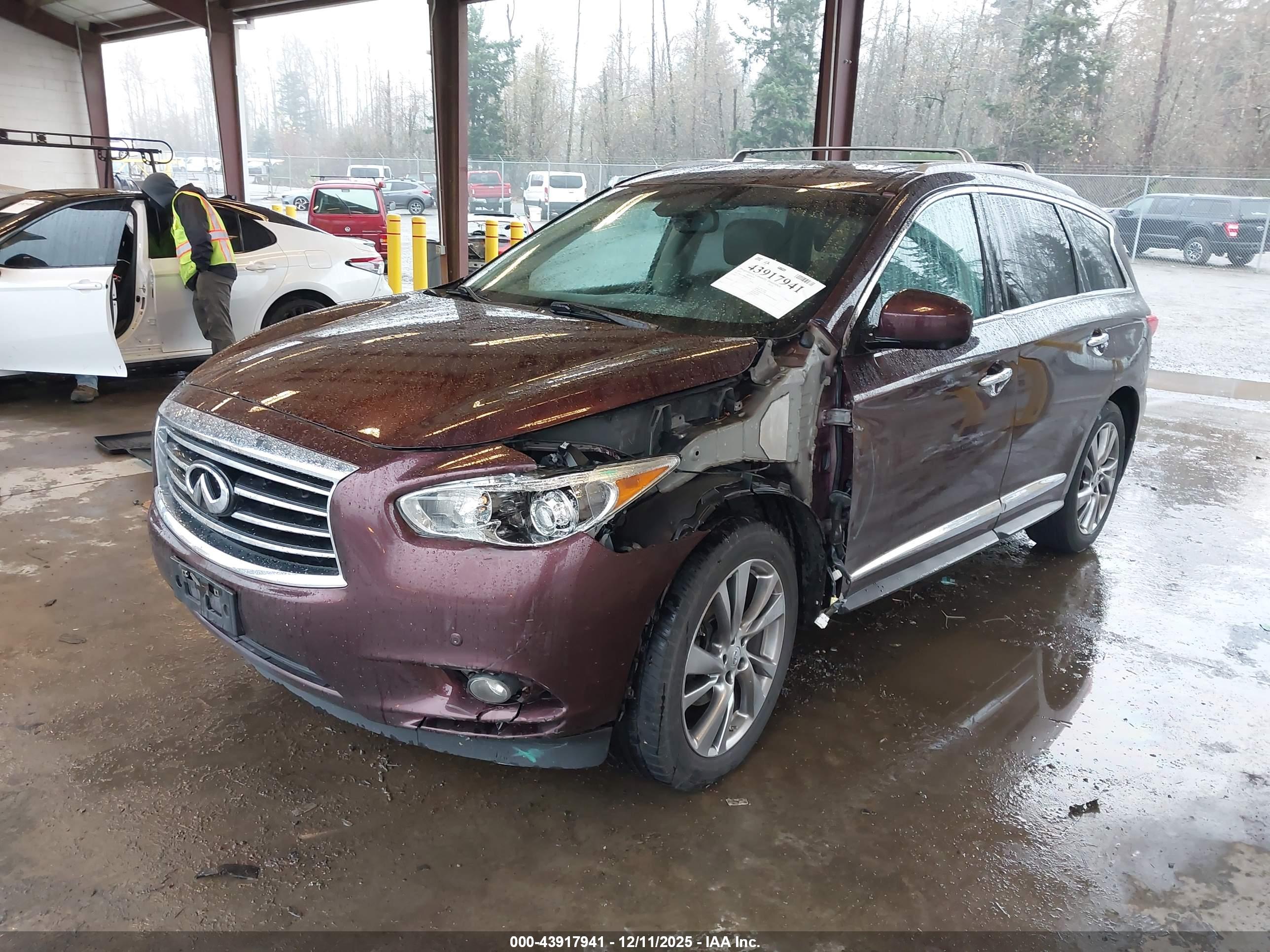 INFINITI JX35 image 2