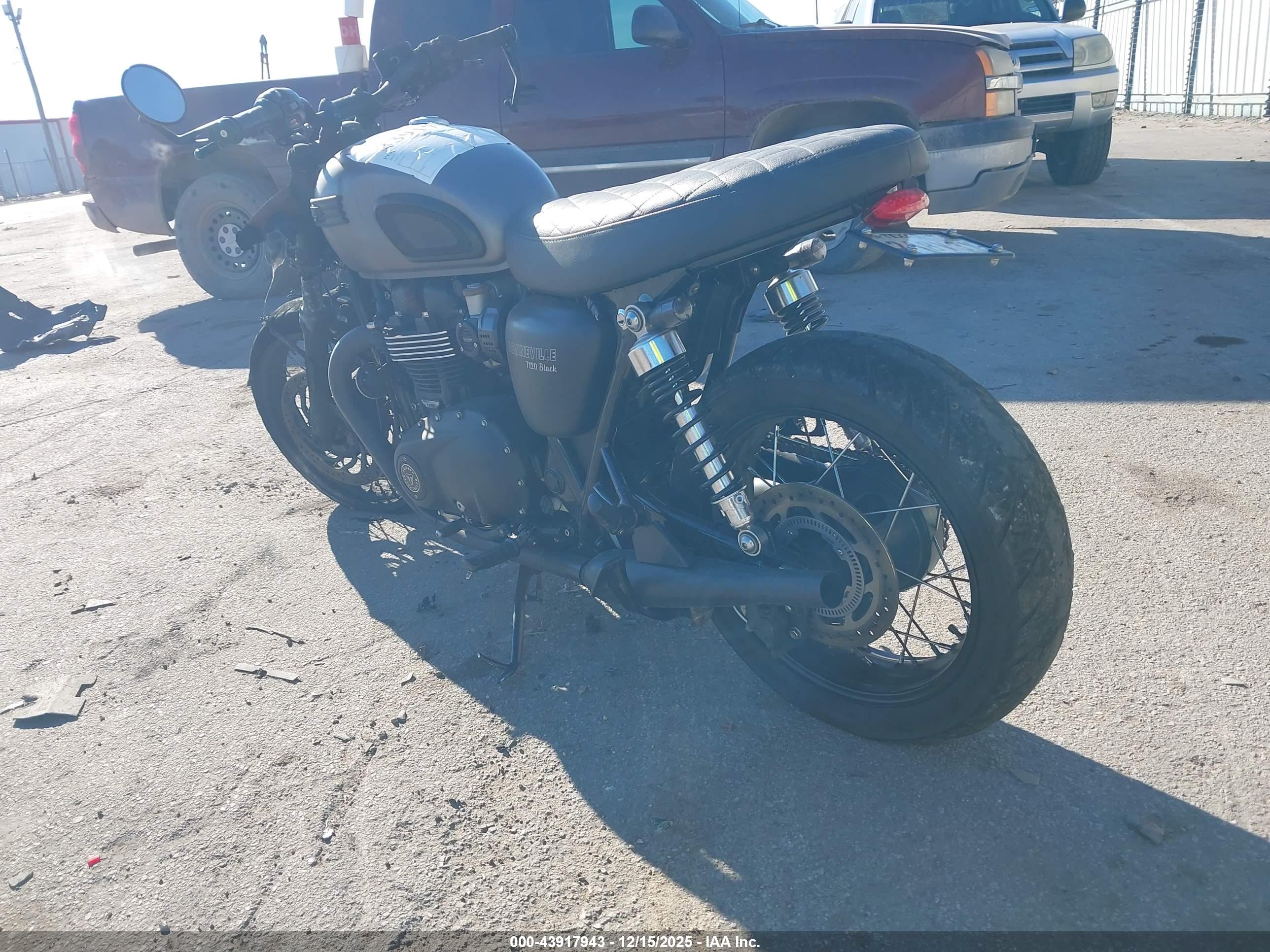 TRIUMPH MOTORCYCLE image 3