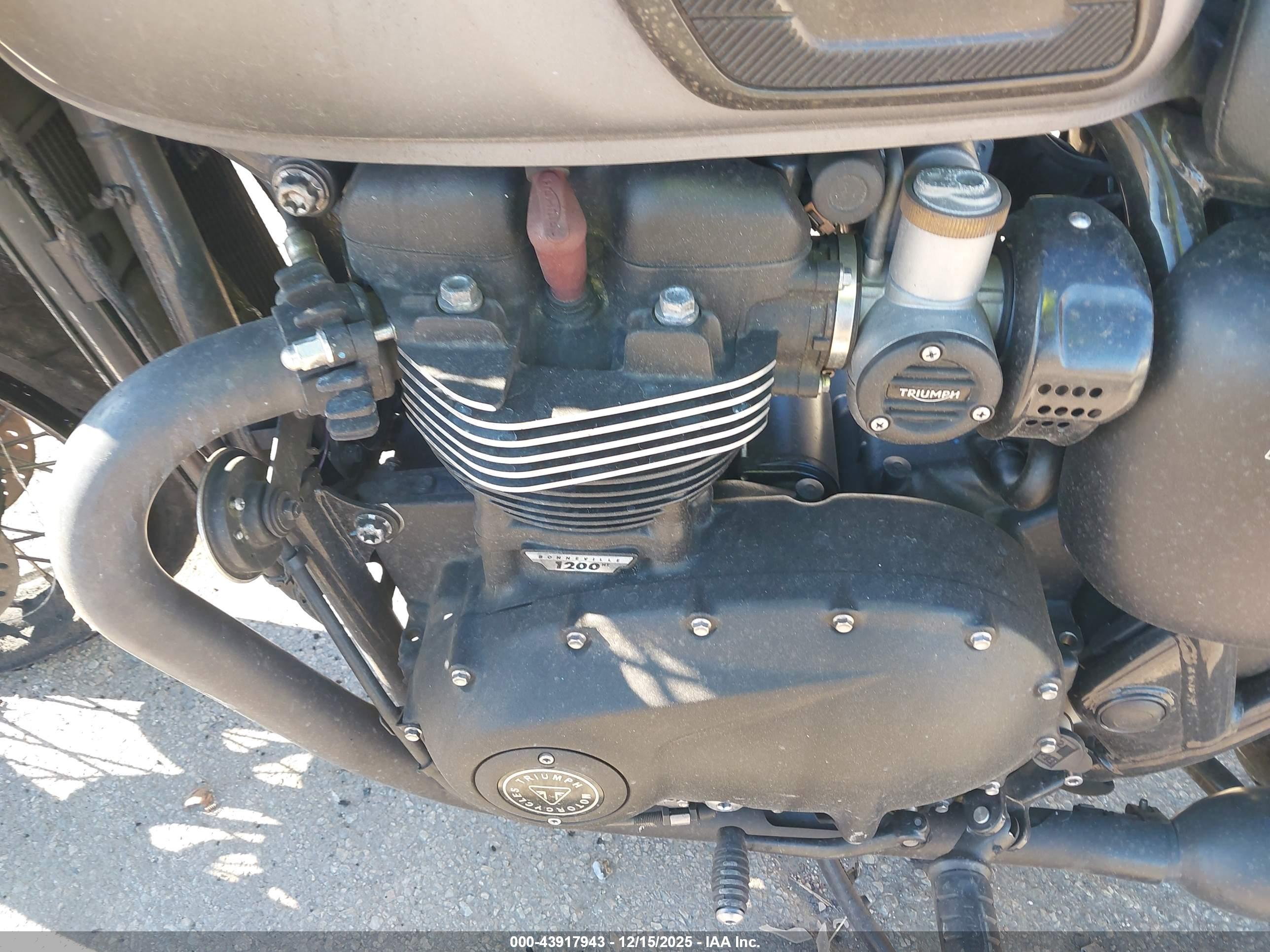 TRIUMPH MOTORCYCLE image 9