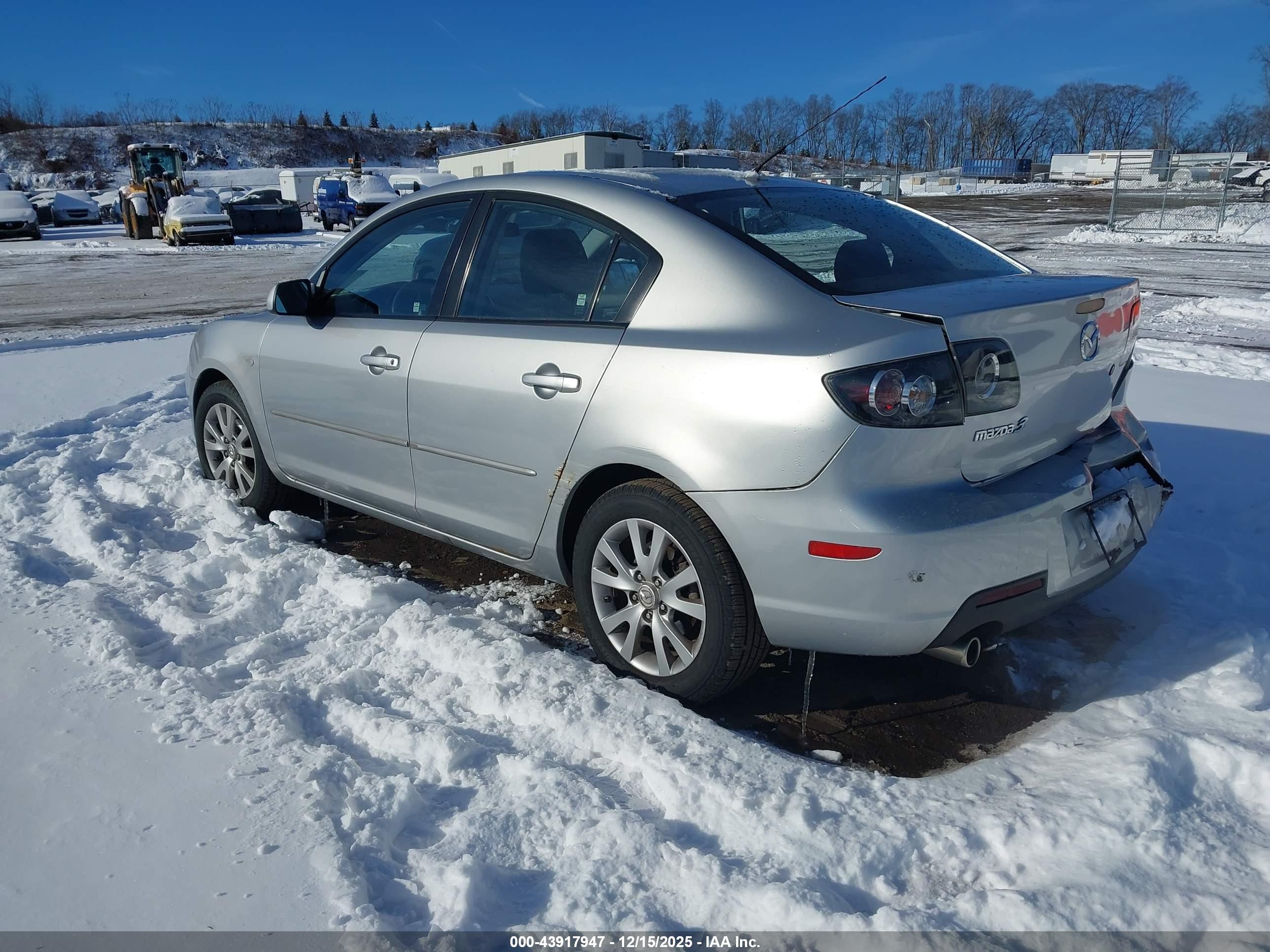 MAZDA MAZDA3 image 3