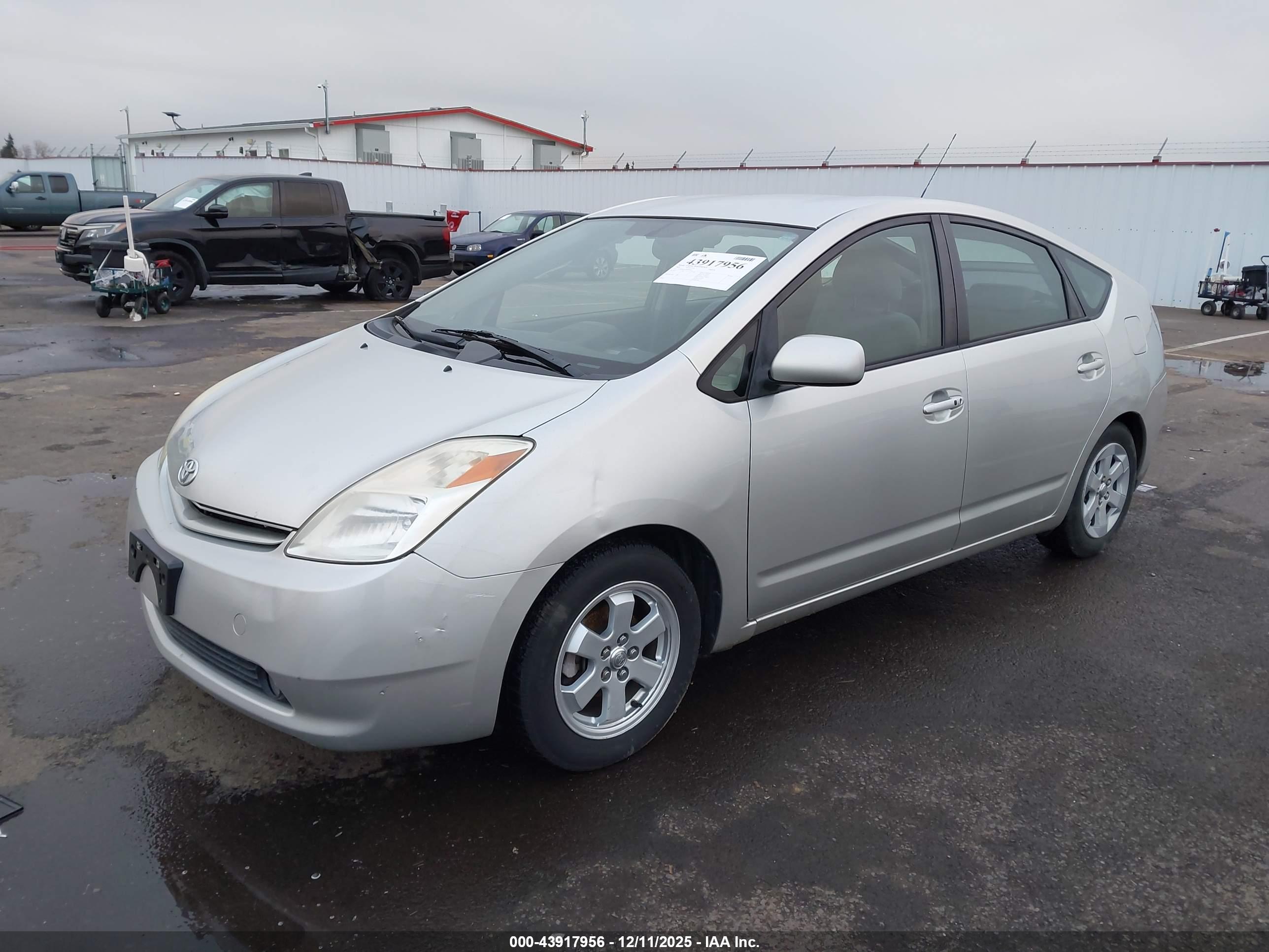 TOYOTA PRIUS image 2