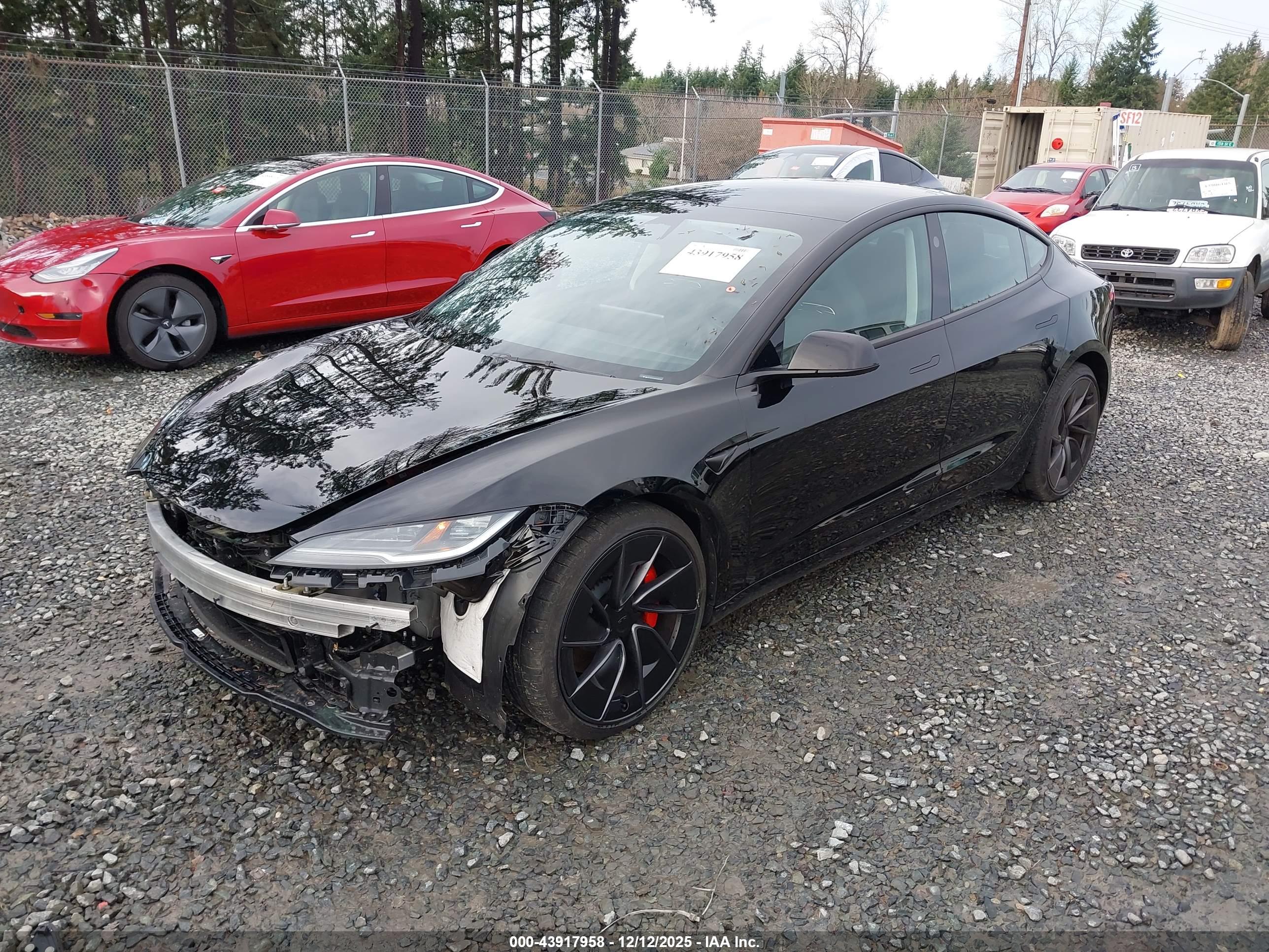 TESLA MODEL image 2