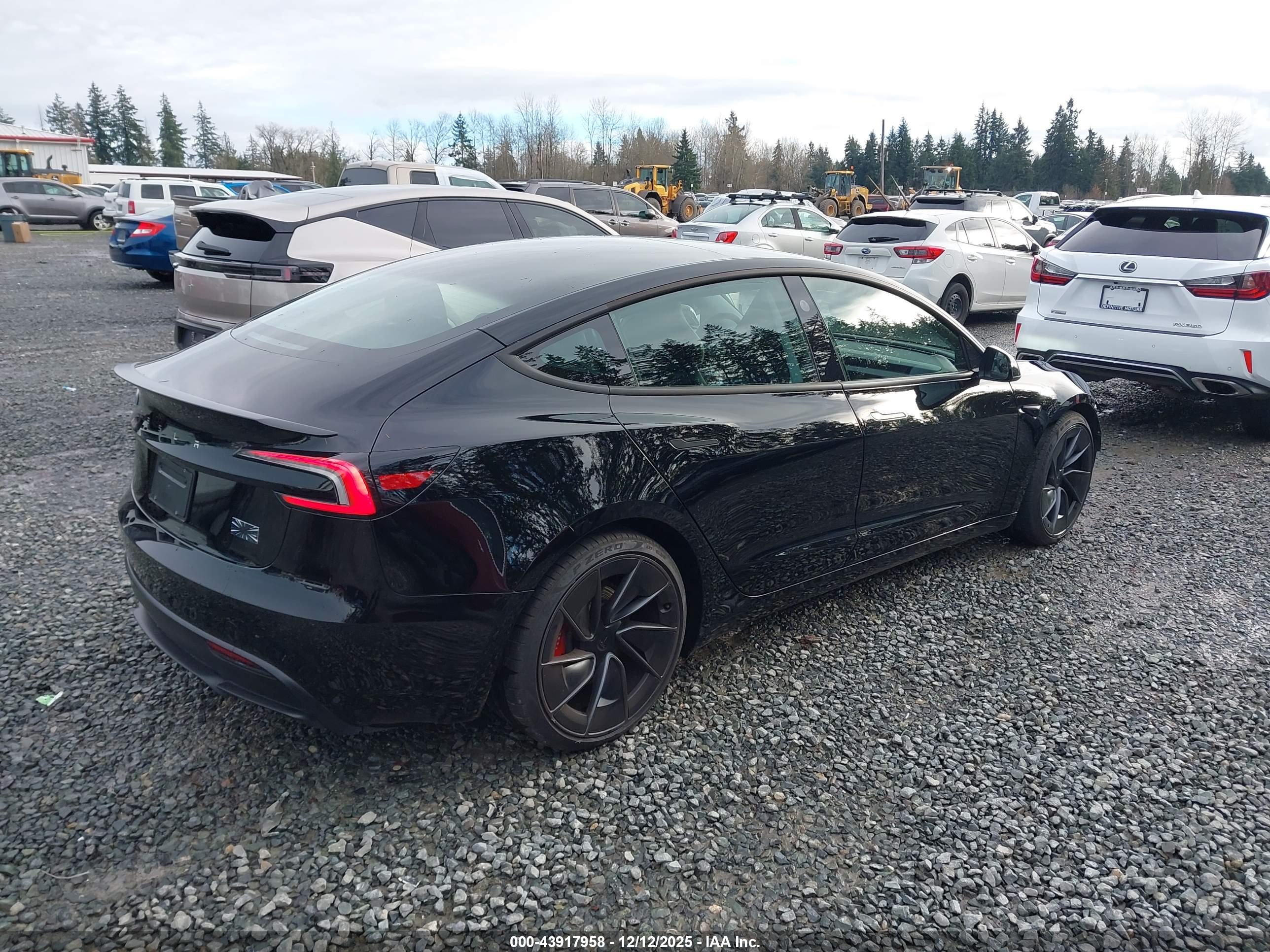 TESLA MODEL image 4