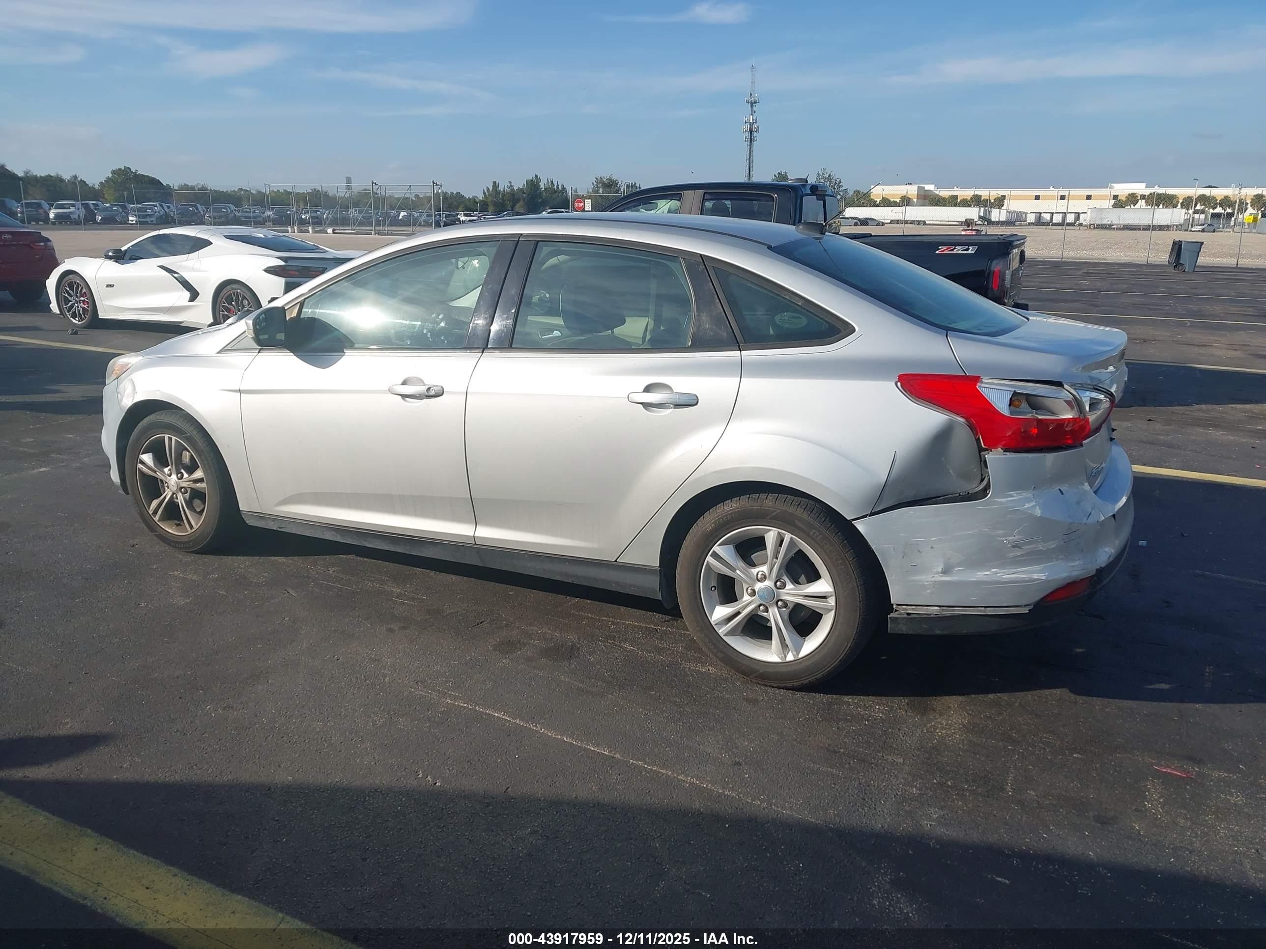 FORD FOCUS image 3