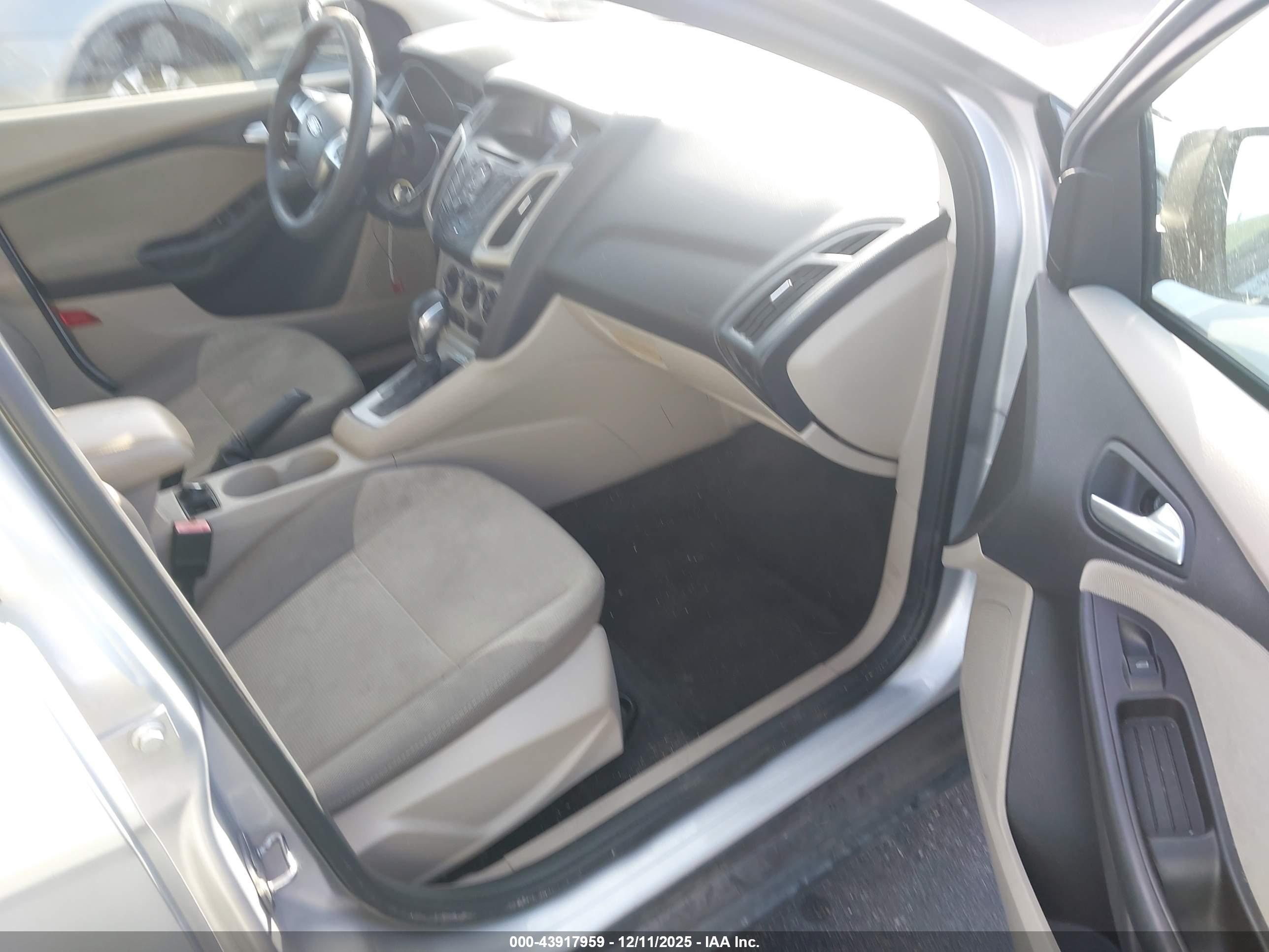 FORD FOCUS image 5