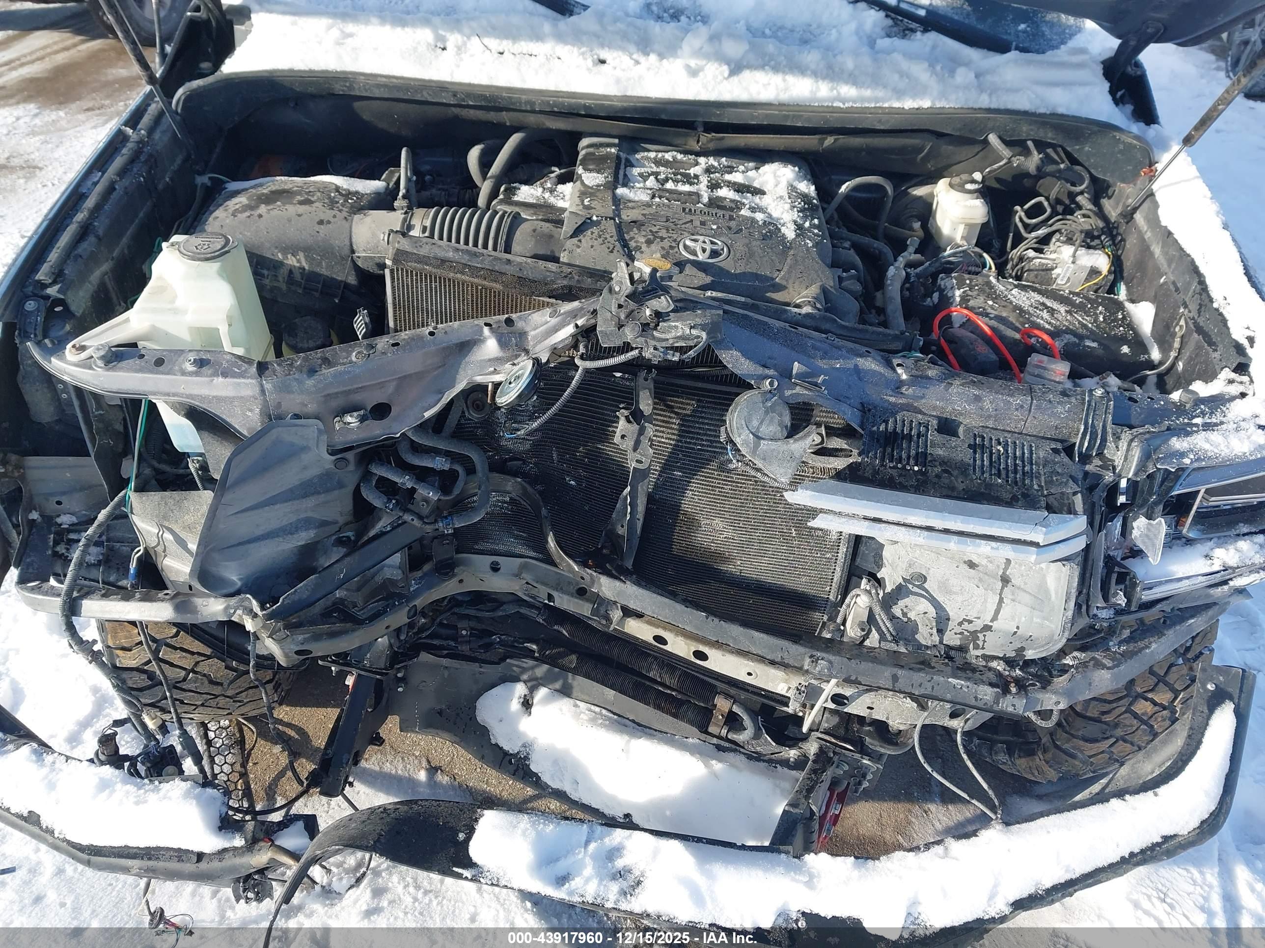 TOYOTA TUNDRA image 10