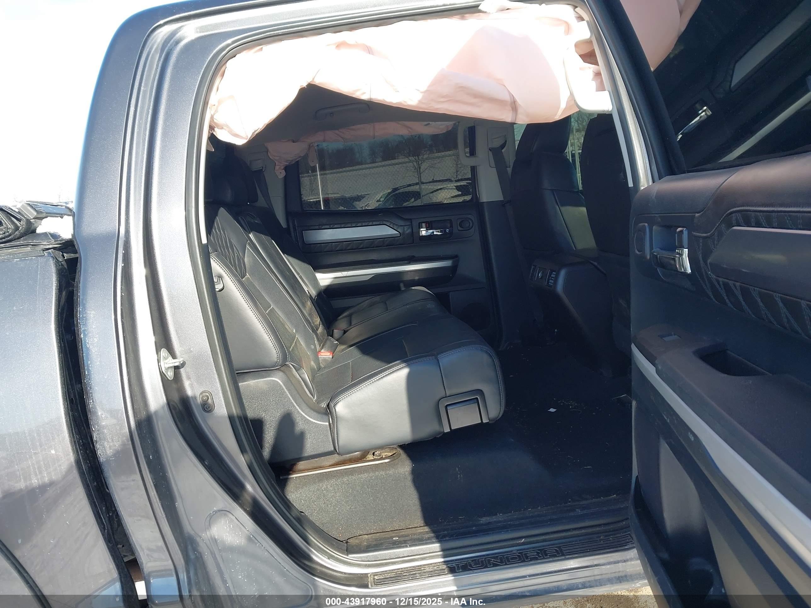 TOYOTA TUNDRA image 8