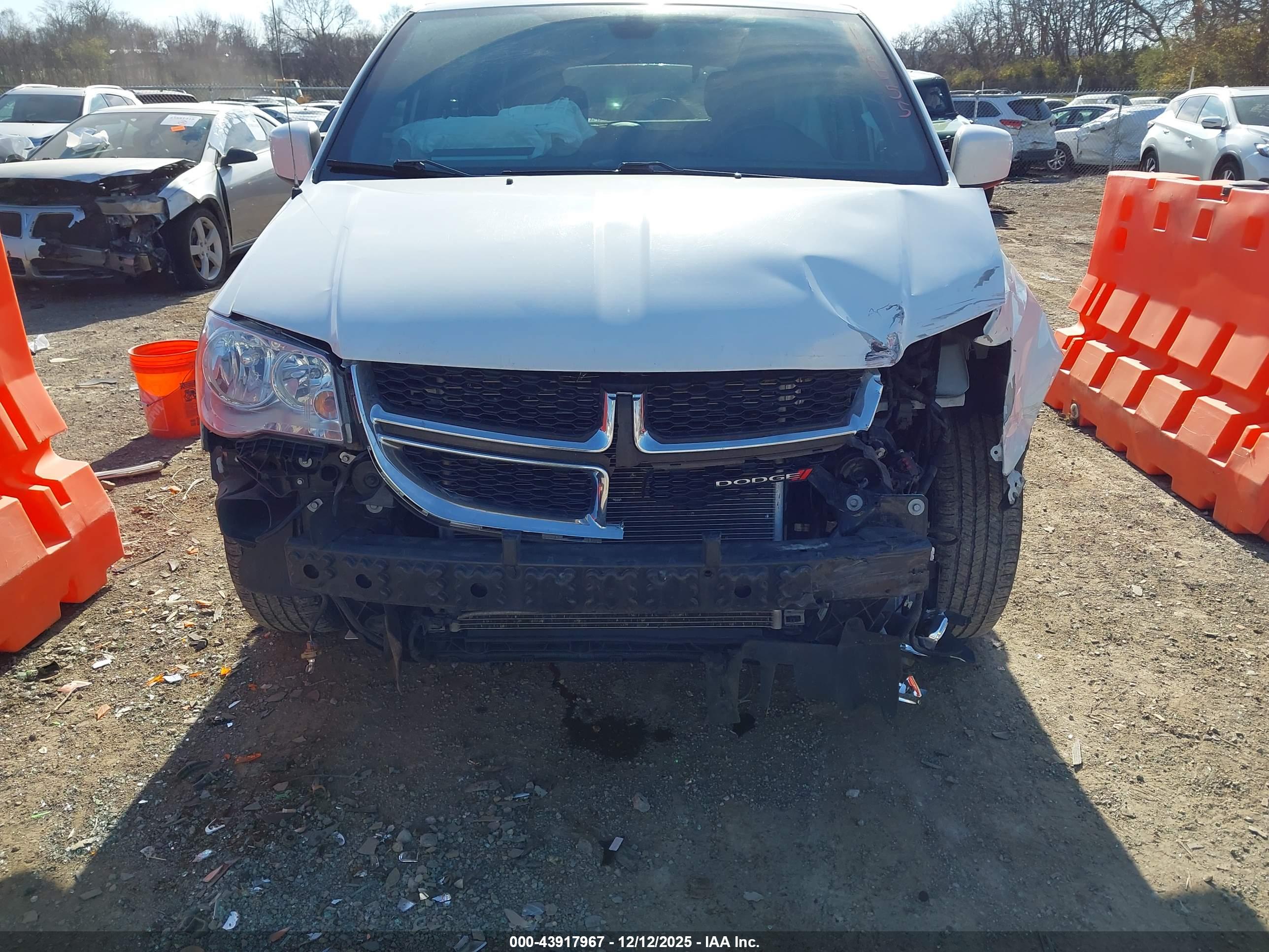 DODGE GRAND image 6