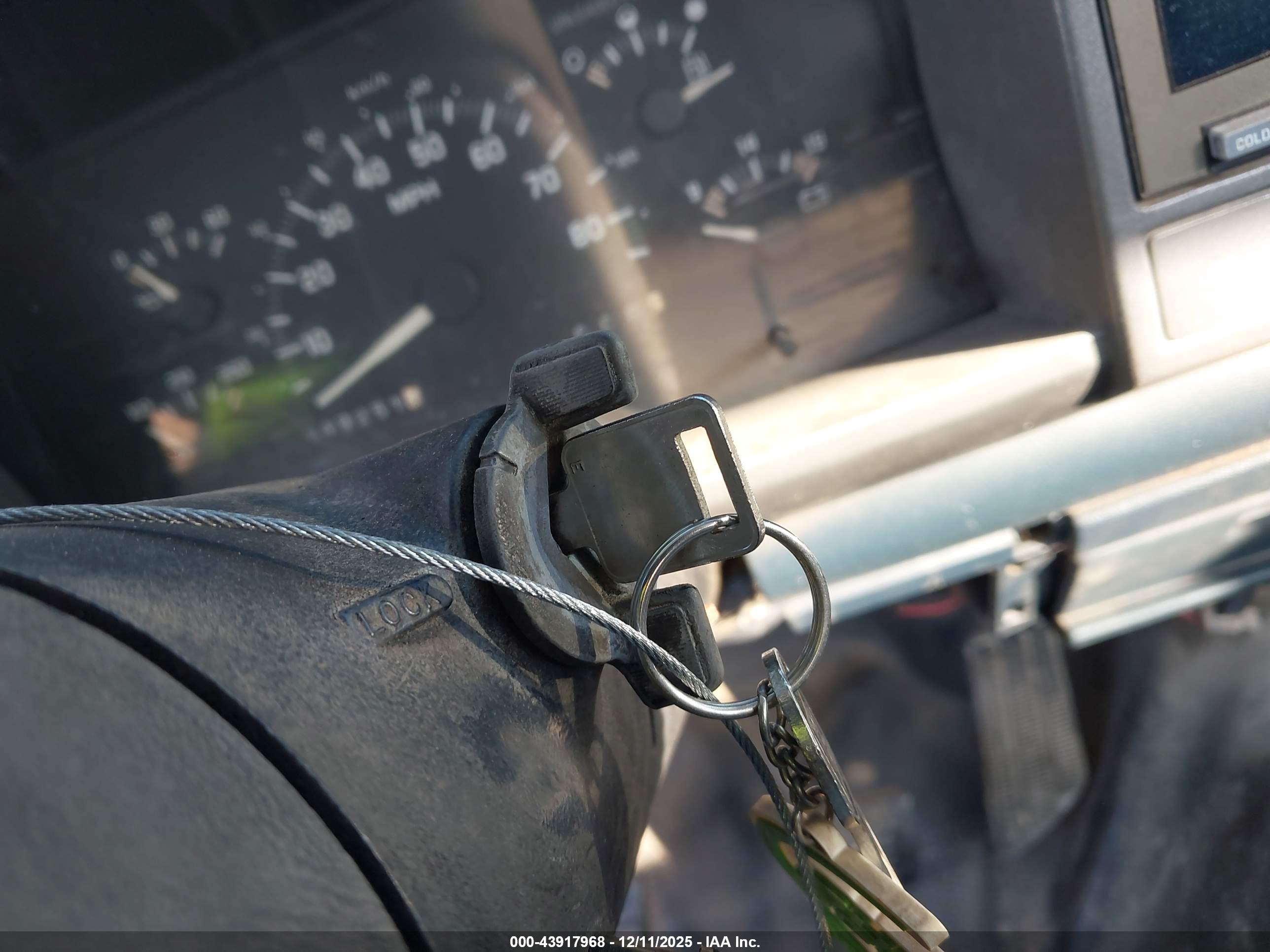 GMC SIERRA image 11