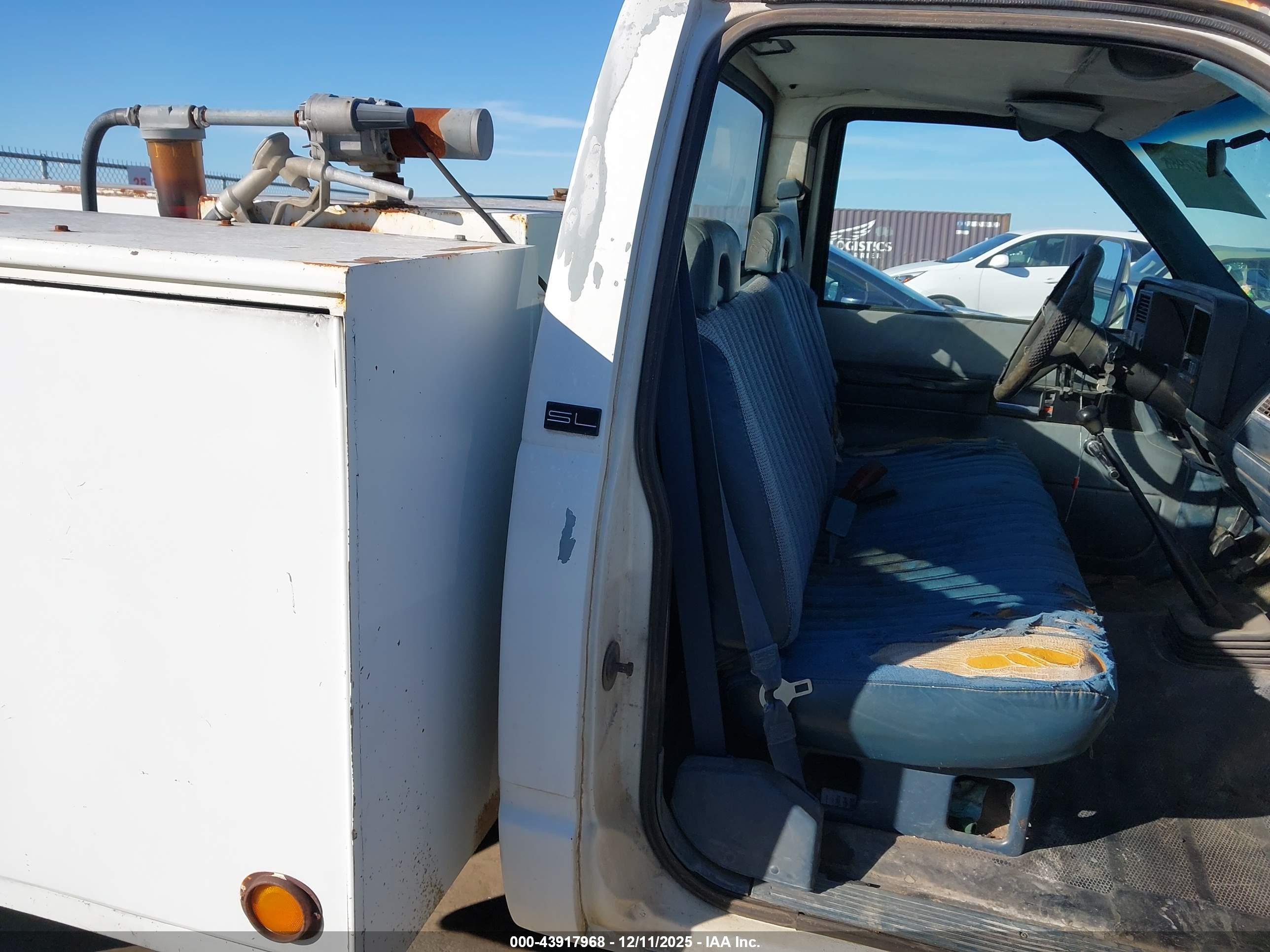 GMC SIERRA image 8