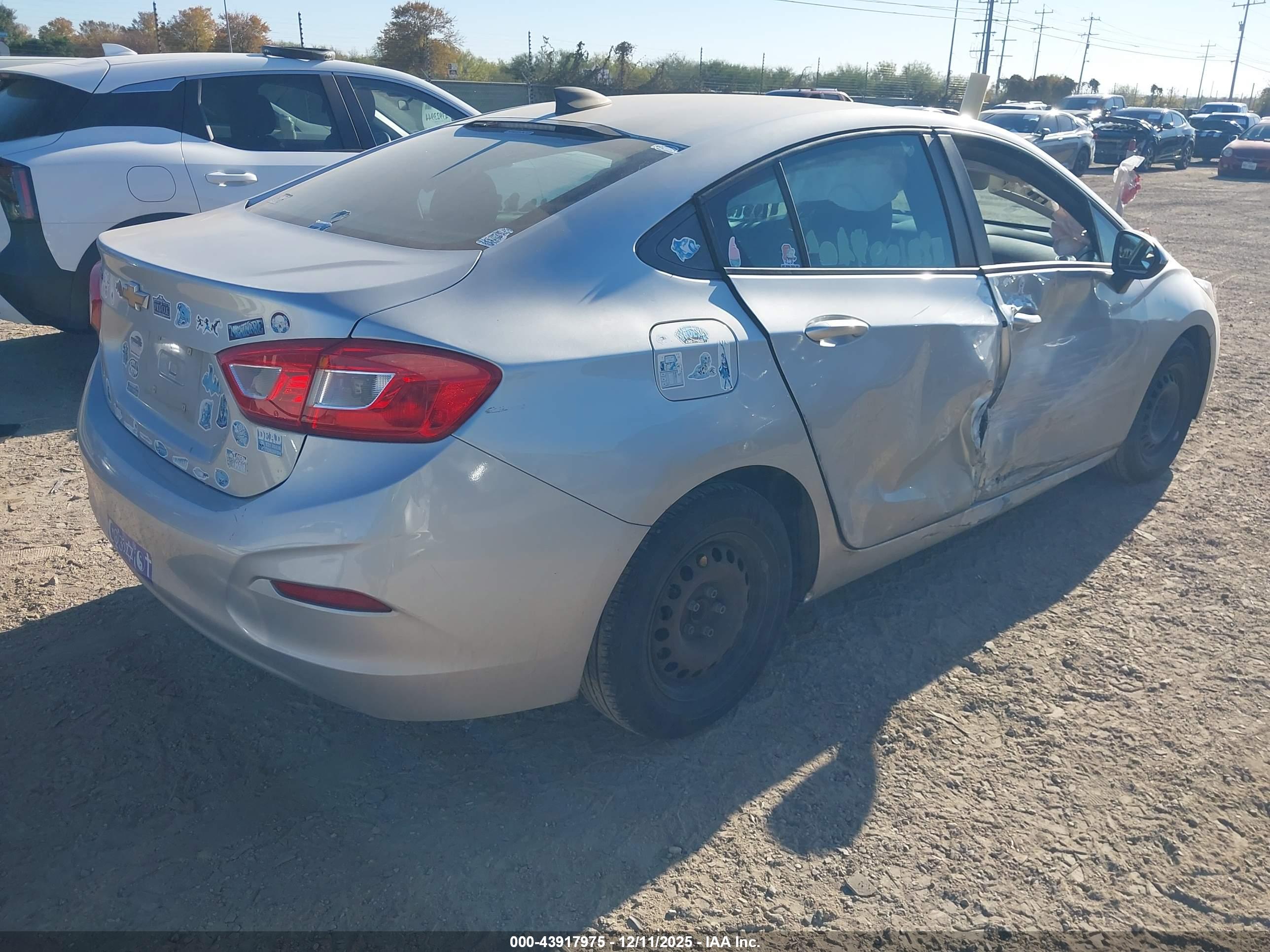CHEVROLET CRUZE image 4