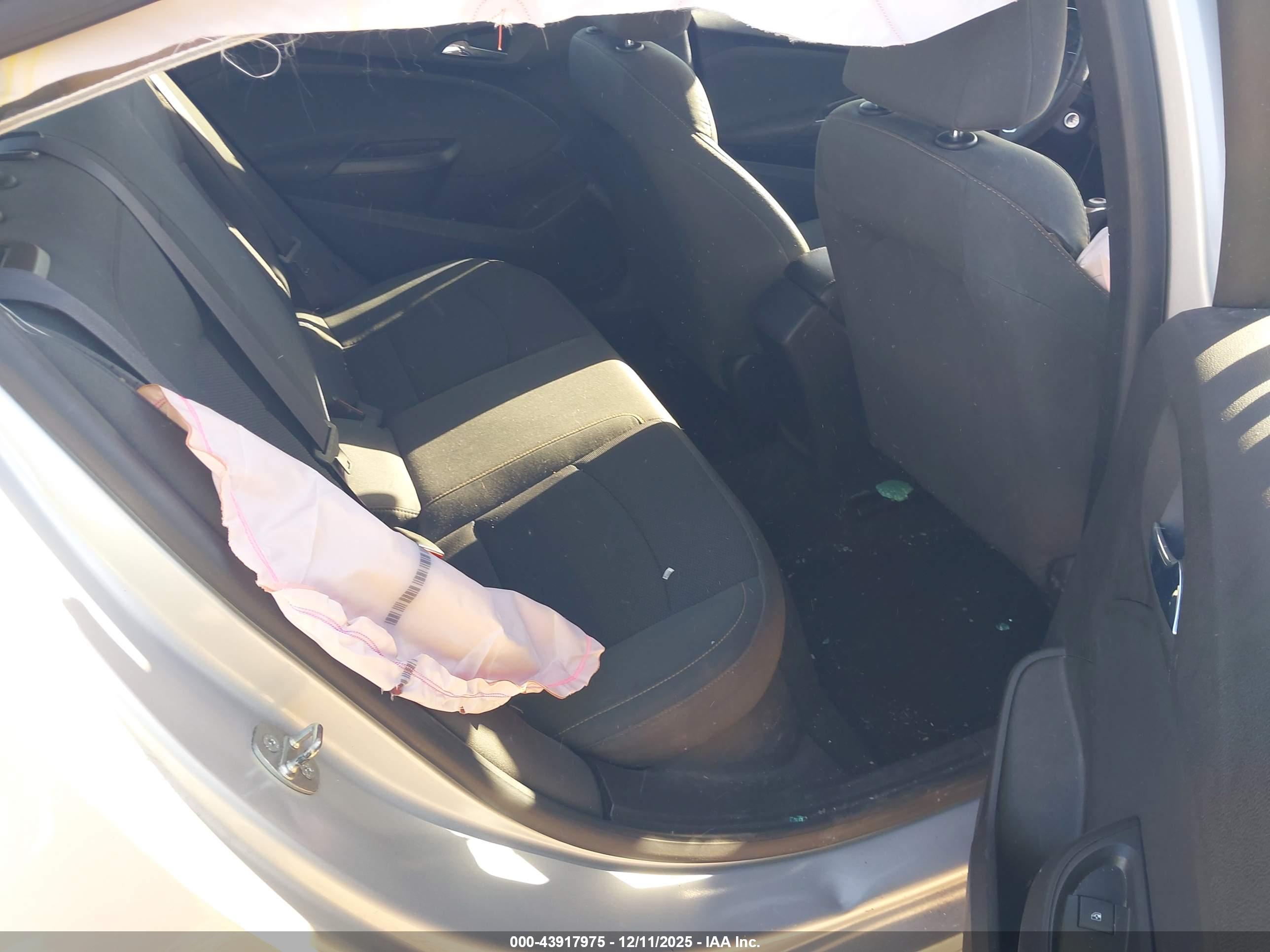 CHEVROLET CRUZE image 8