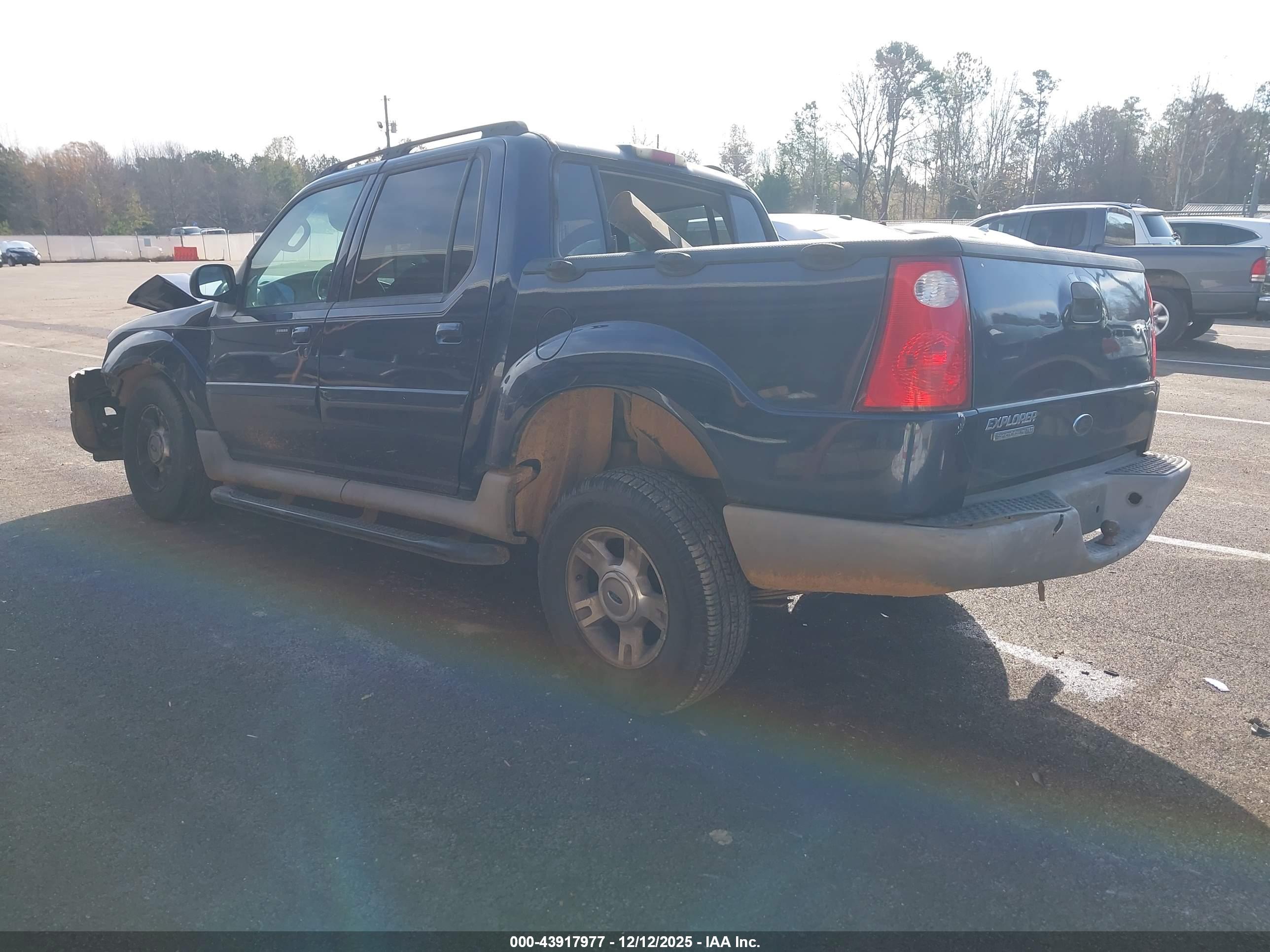FORD EXPLORER image 3