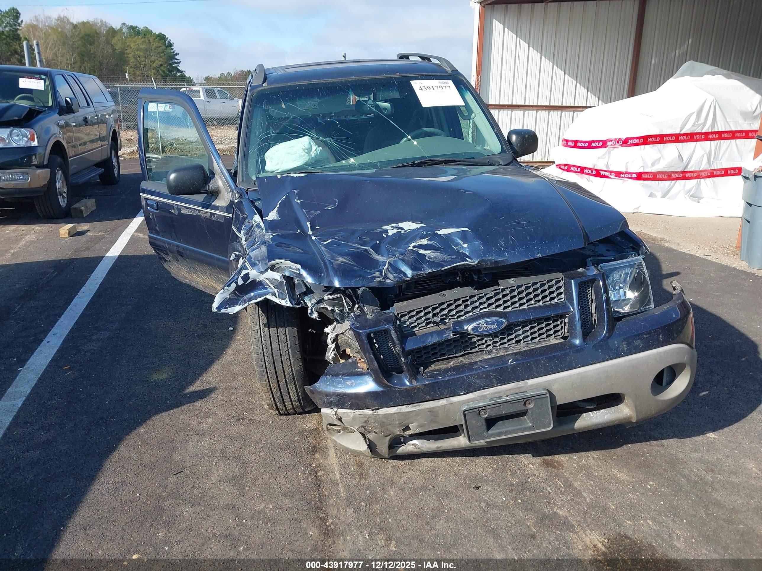 FORD EXPLORER image 6