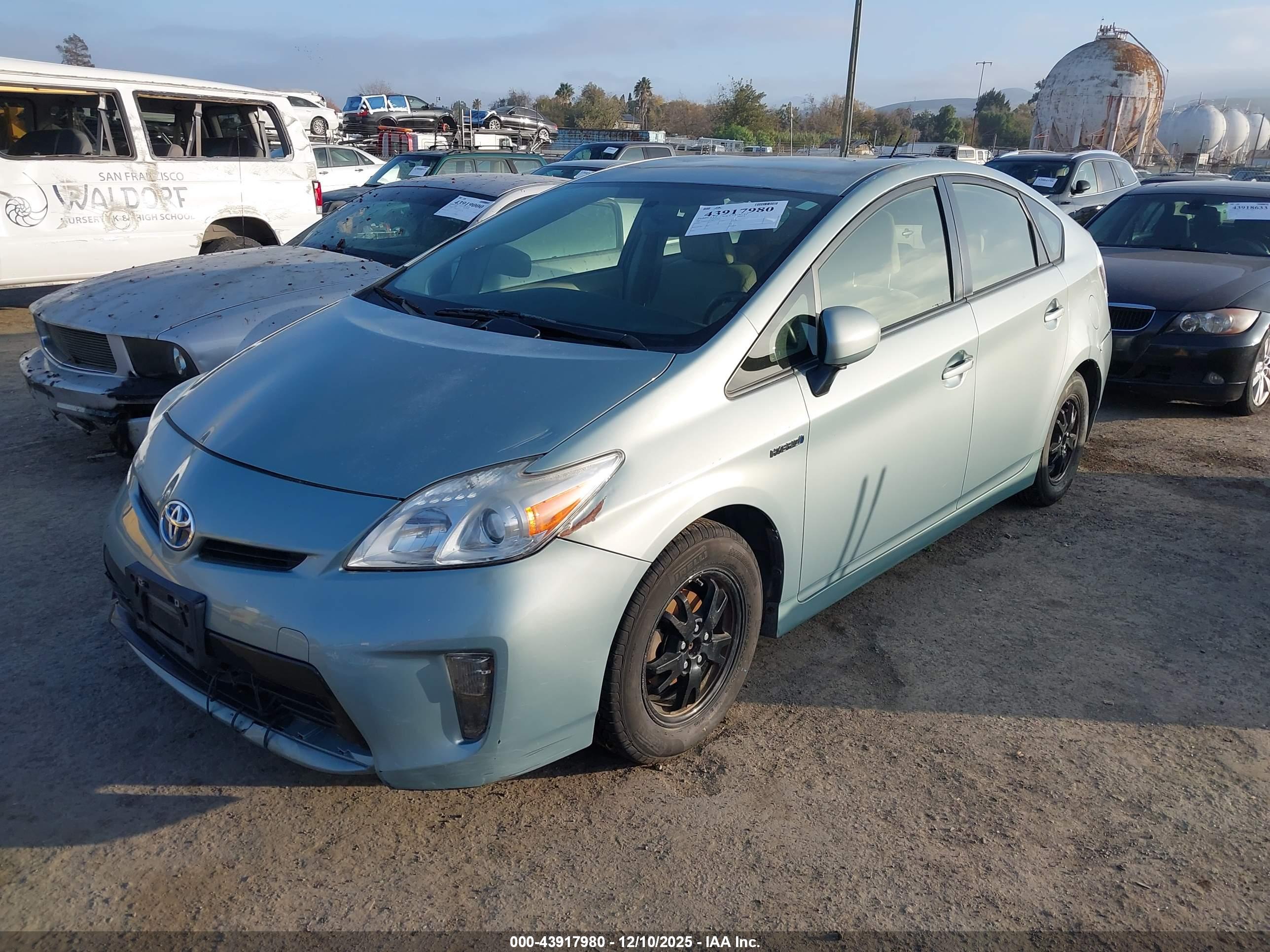 TOYOTA PRIUS image 2