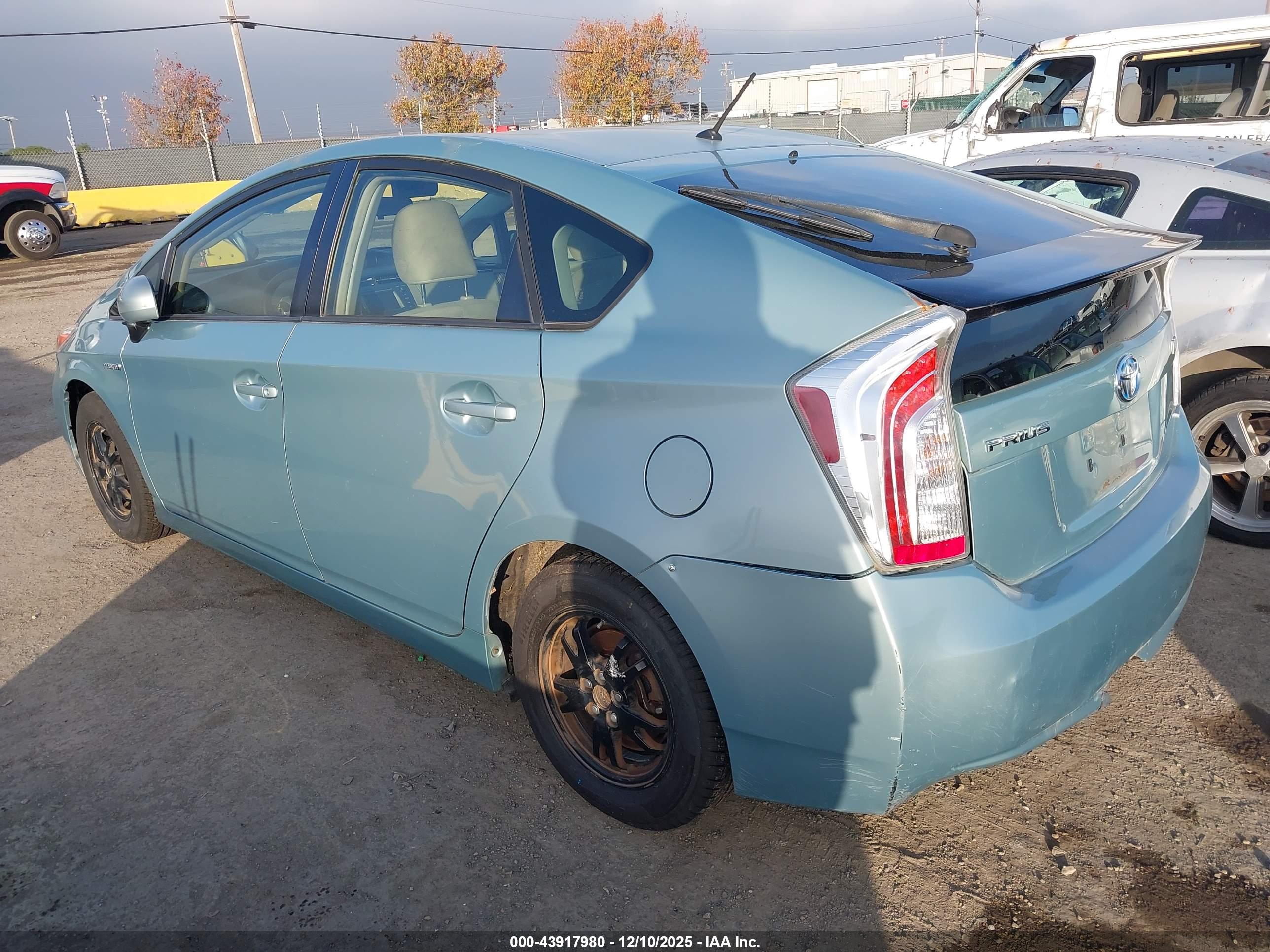 TOYOTA PRIUS image 3