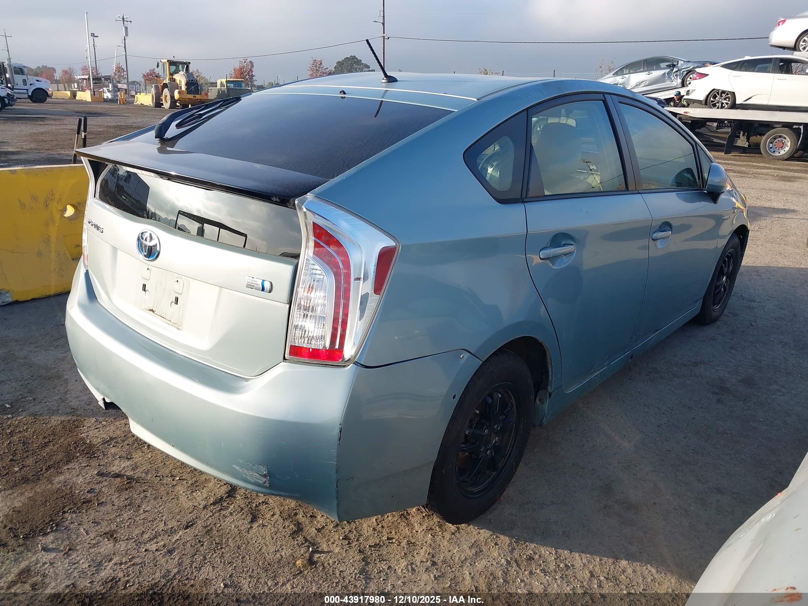 TOYOTA PRIUS image 4