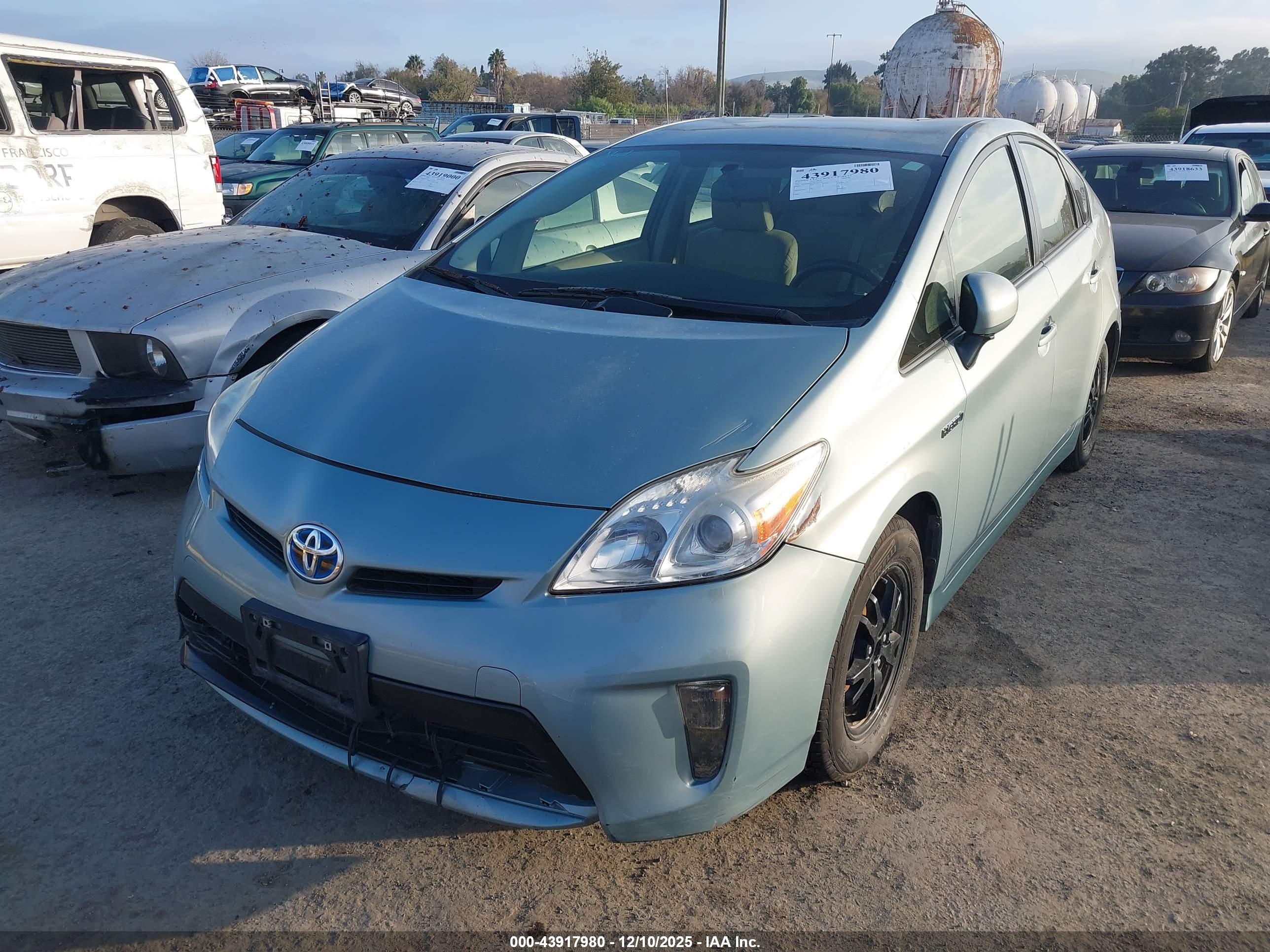 TOYOTA PRIUS image 6
