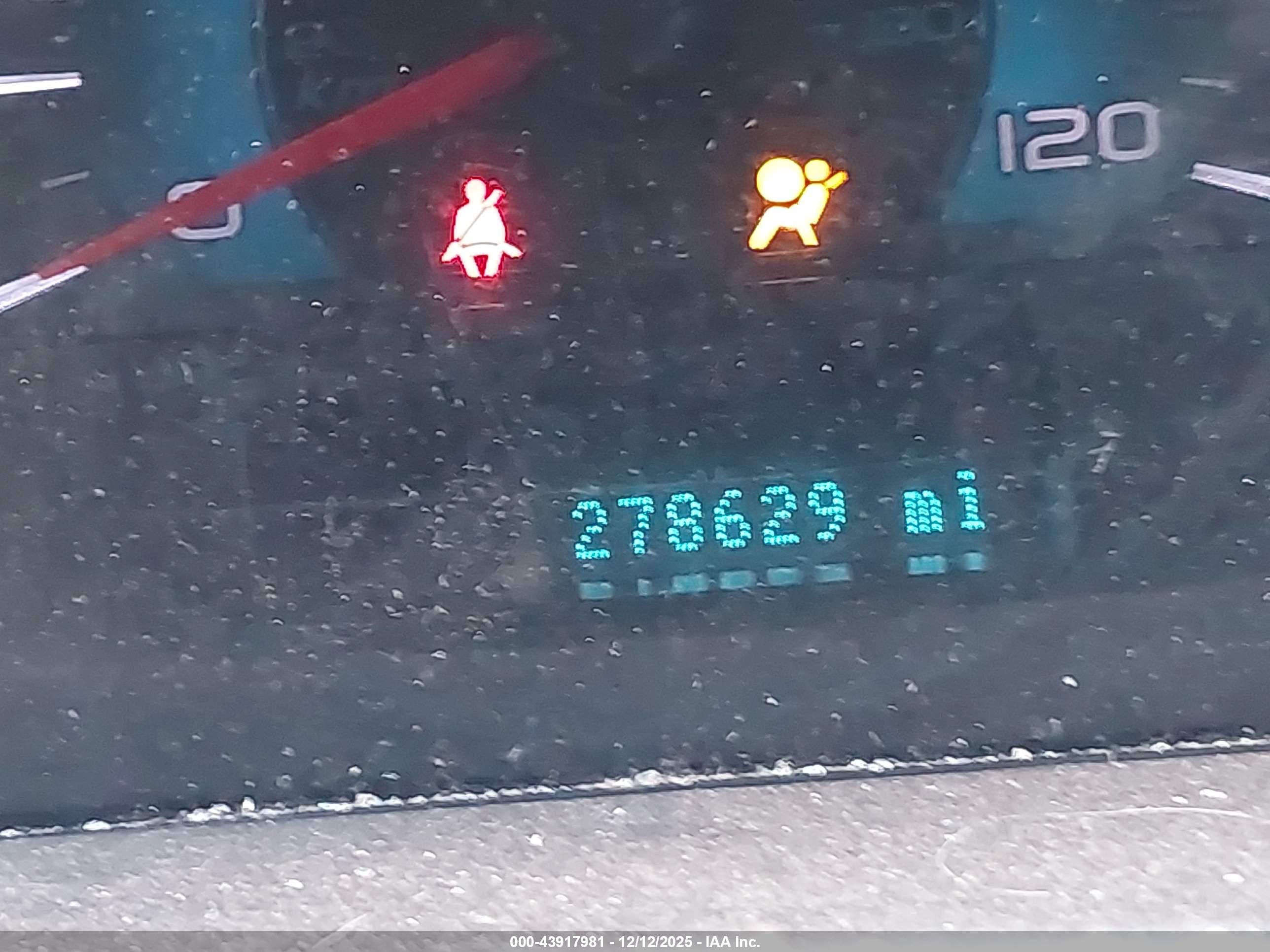 FORD FUSION image 7
