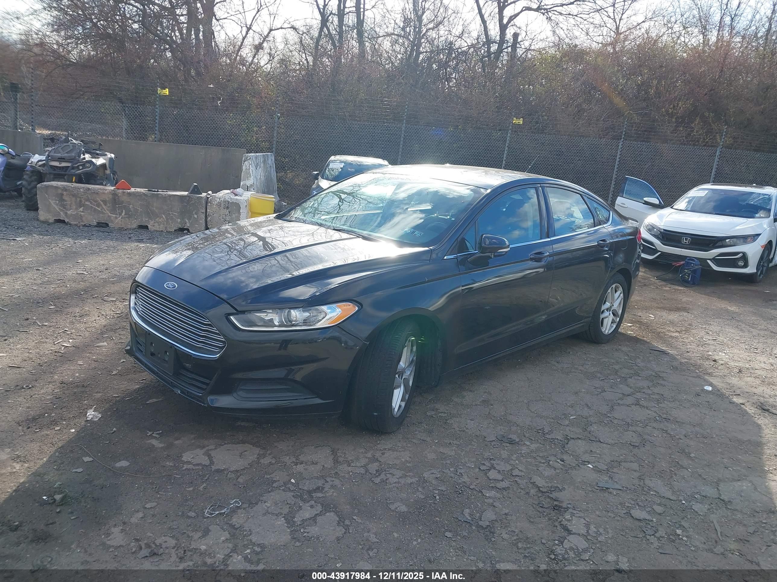 FORD FUSION image 2