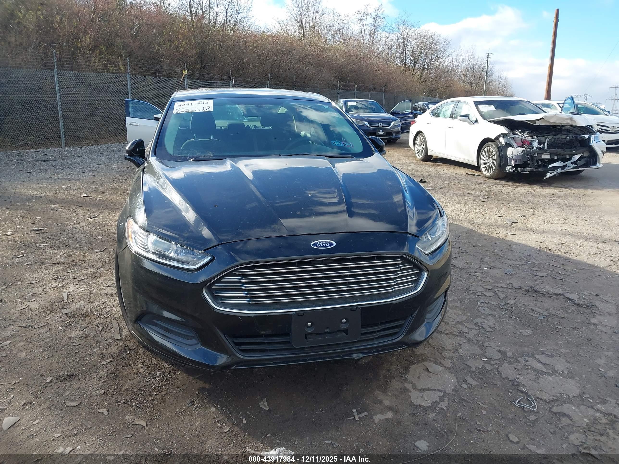 FORD FUSION image 6