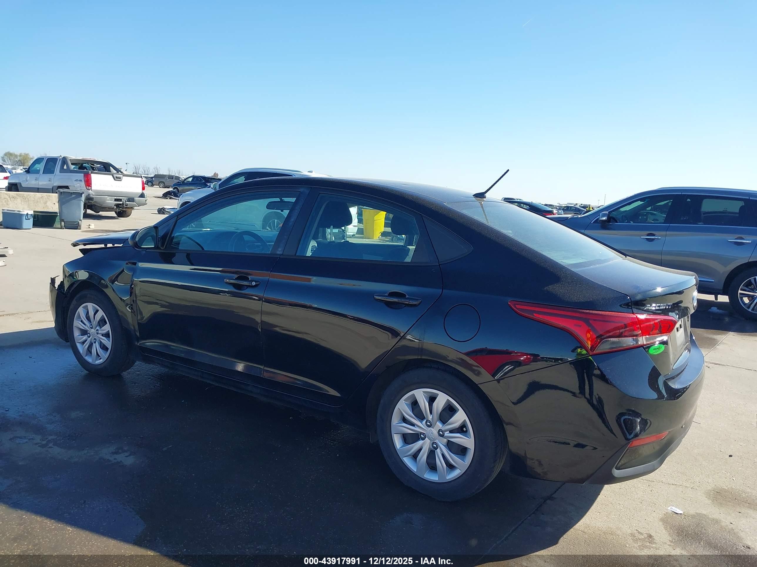 HYUNDAI ACCENT image 3
