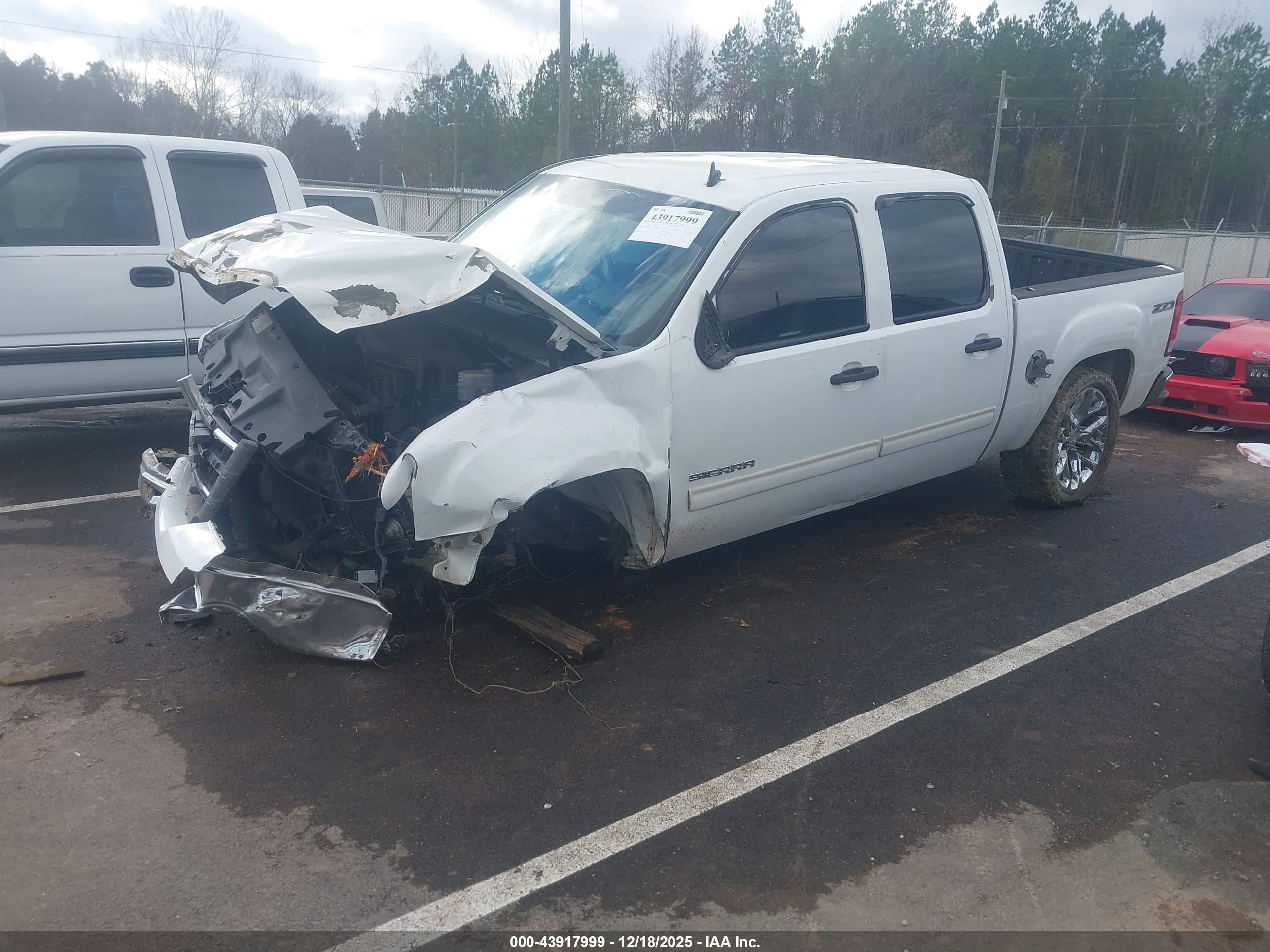 GMC SIERRA image 2