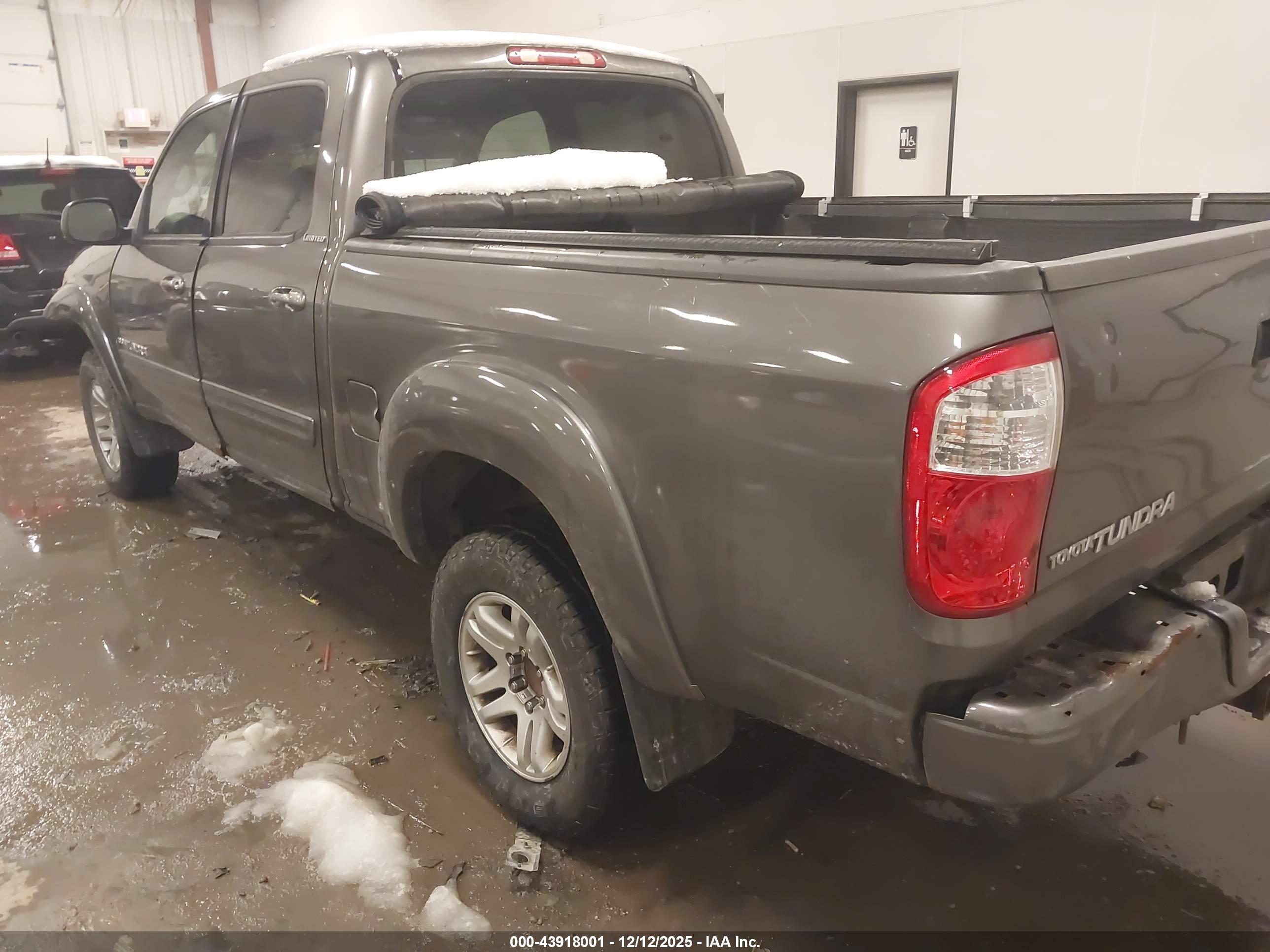 TOYOTA TUNDRA image 3