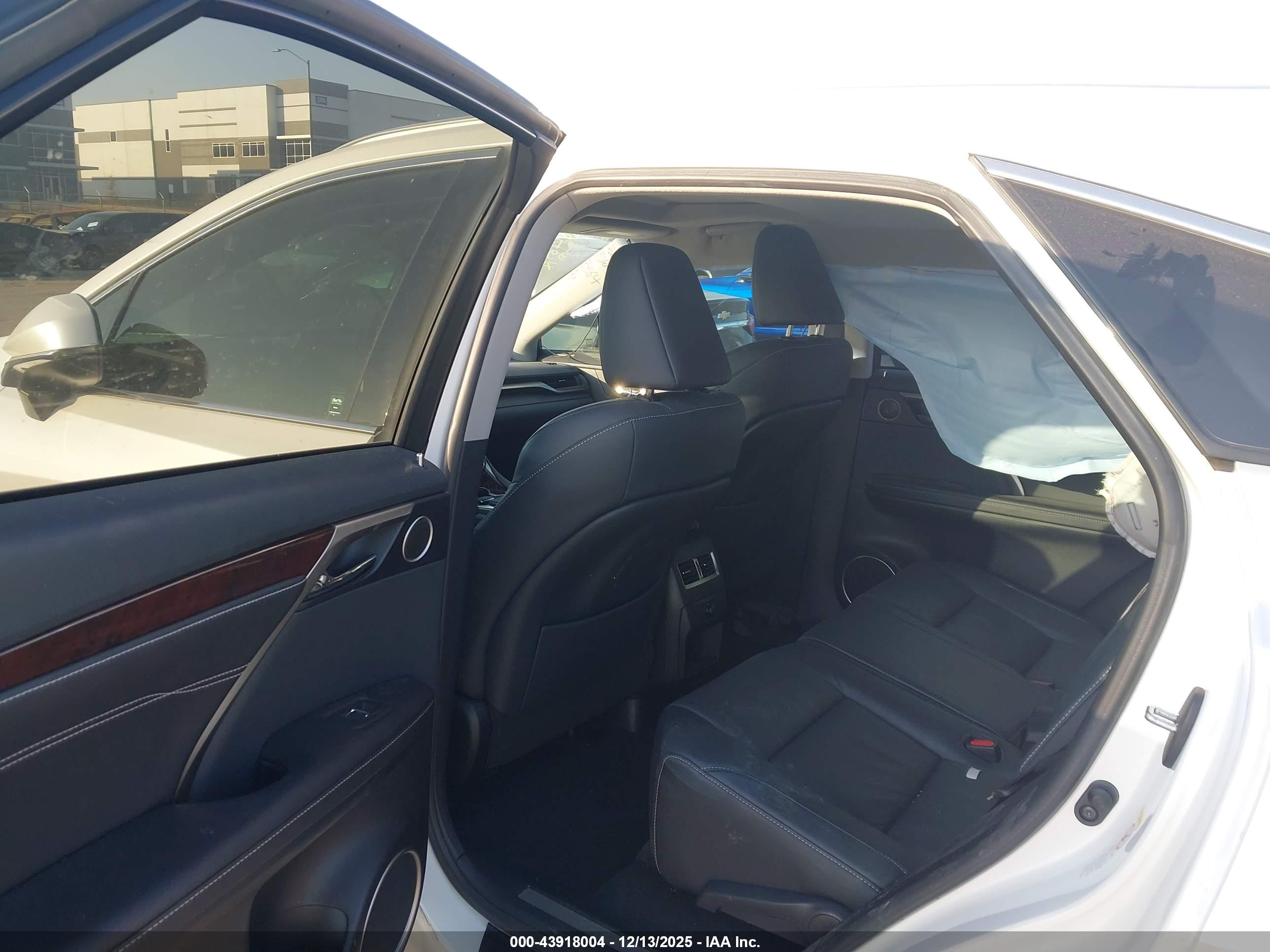 LEXUS RX image 8