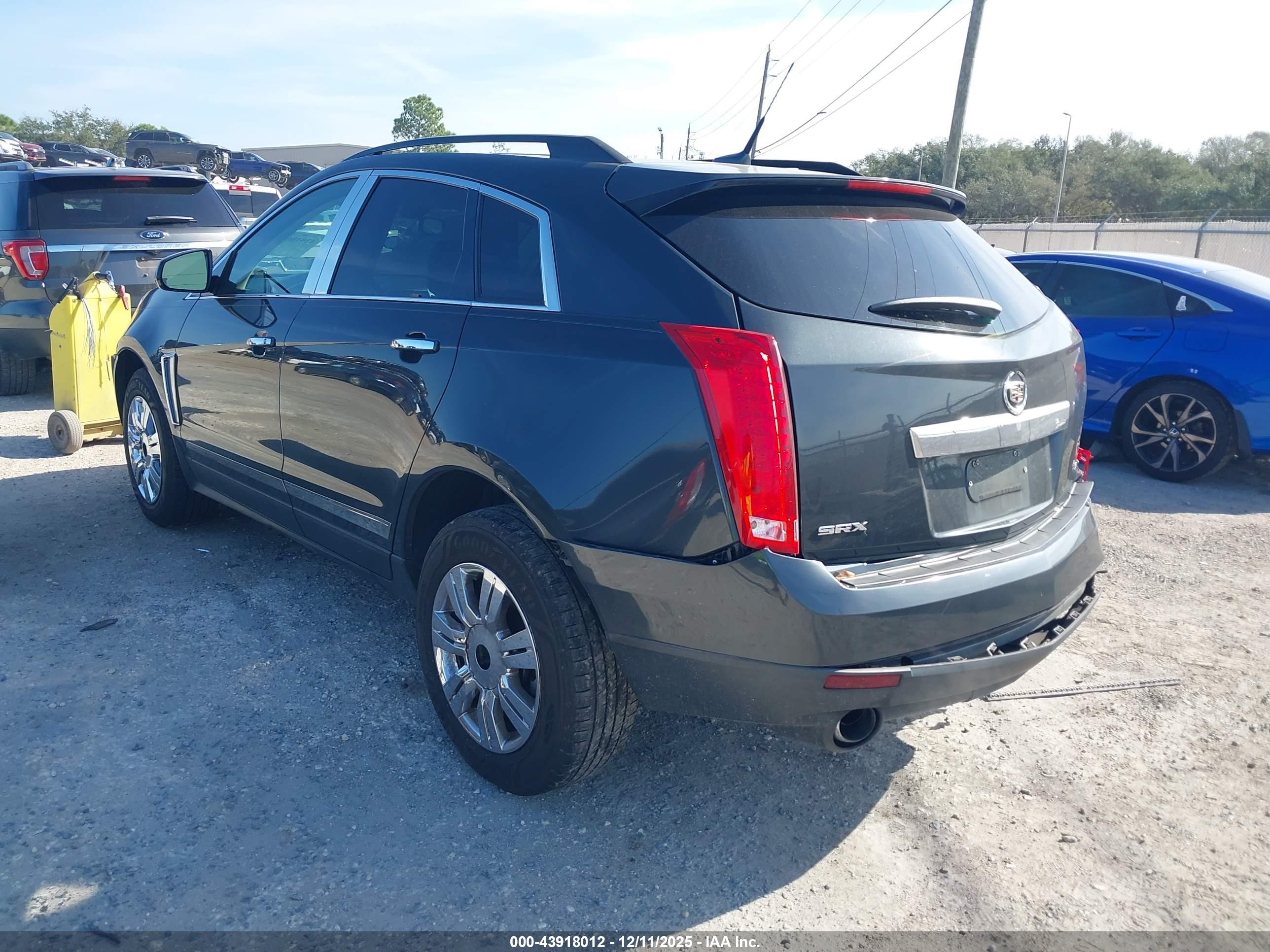 CADILLAC SRX image 3