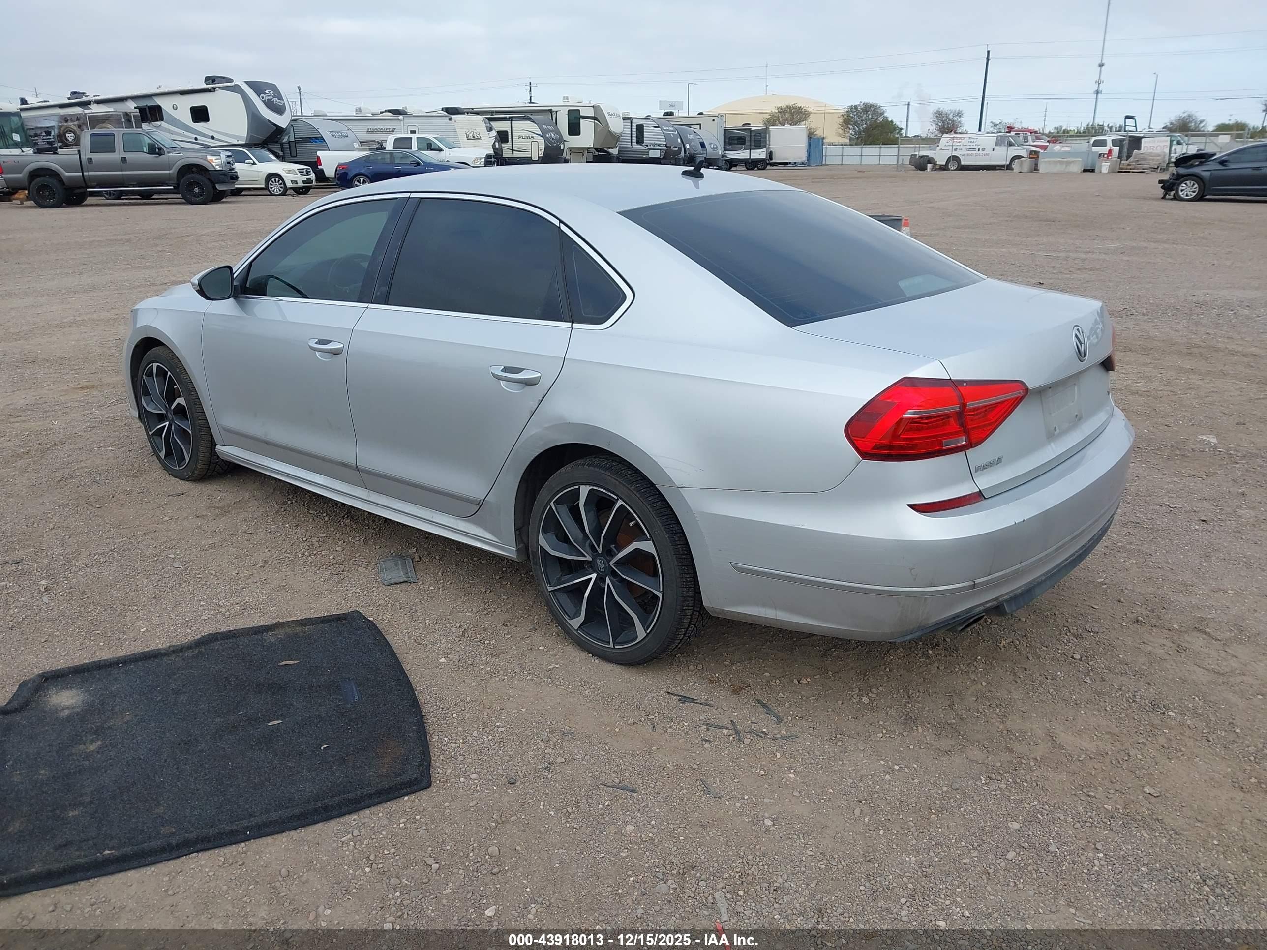 VOLKSWAGEN PASSAT image 3