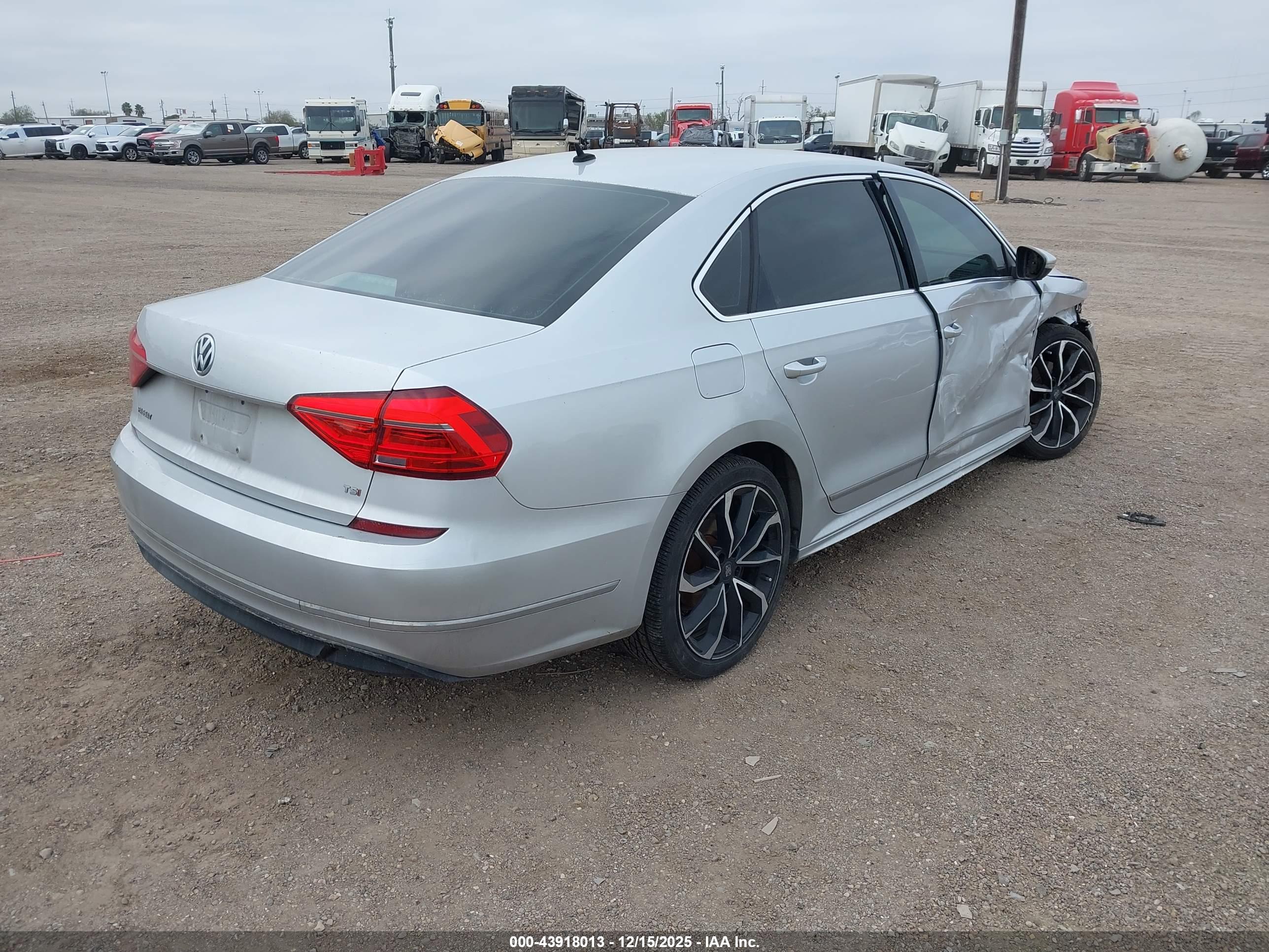 VOLKSWAGEN PASSAT image 4