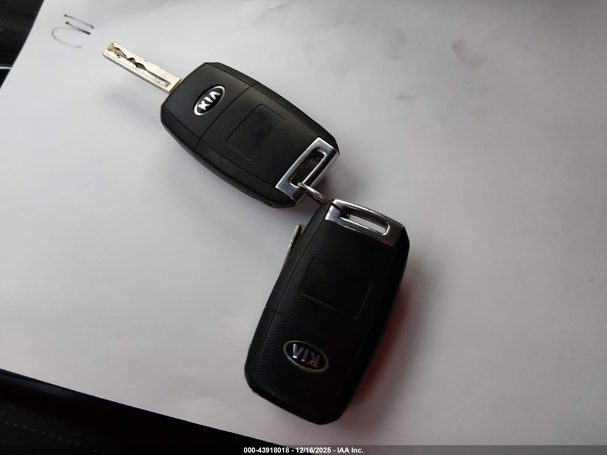 KIA SORENTO image 11