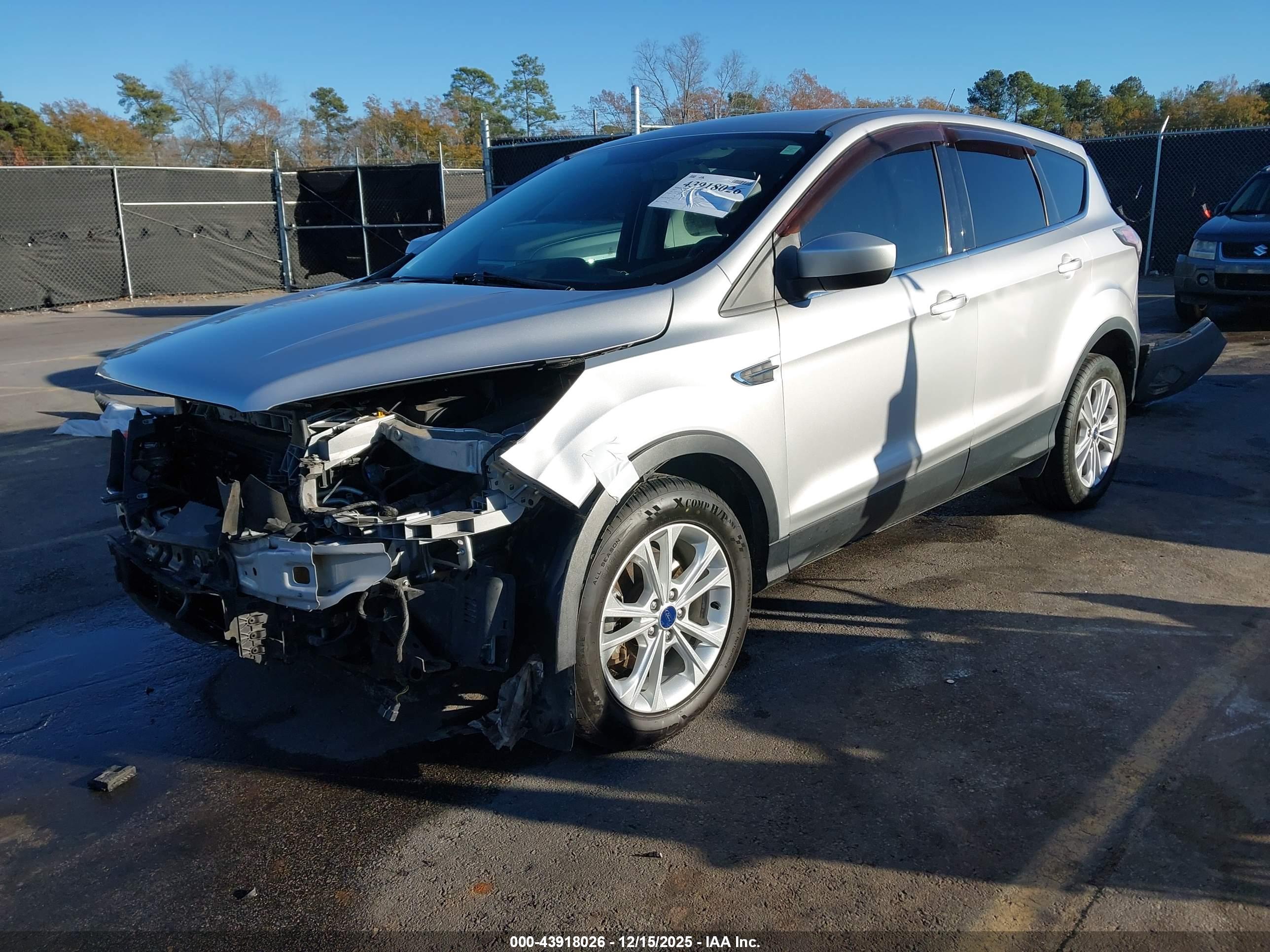 FORD ESCAPE image 2