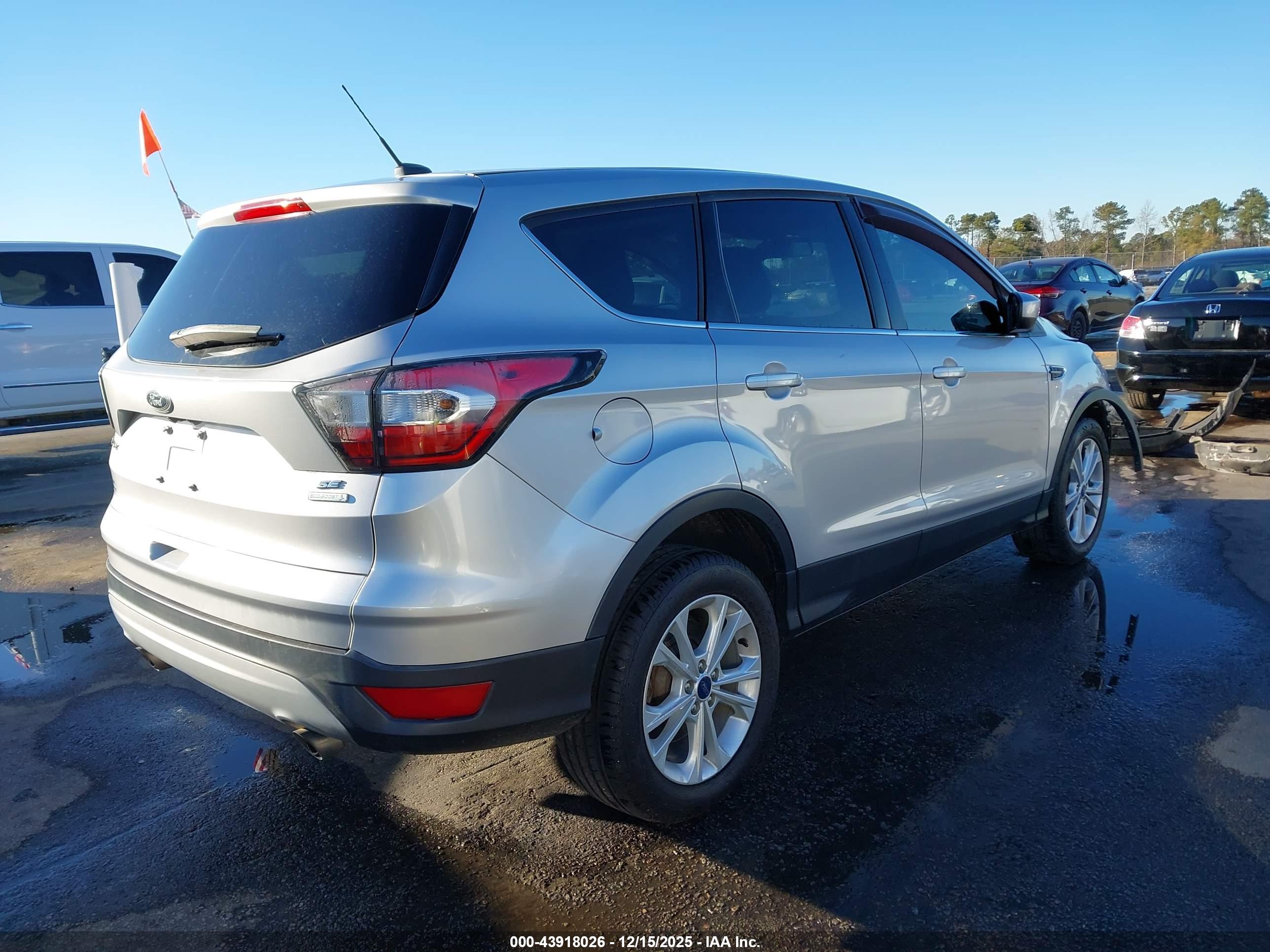 FORD ESCAPE image 4