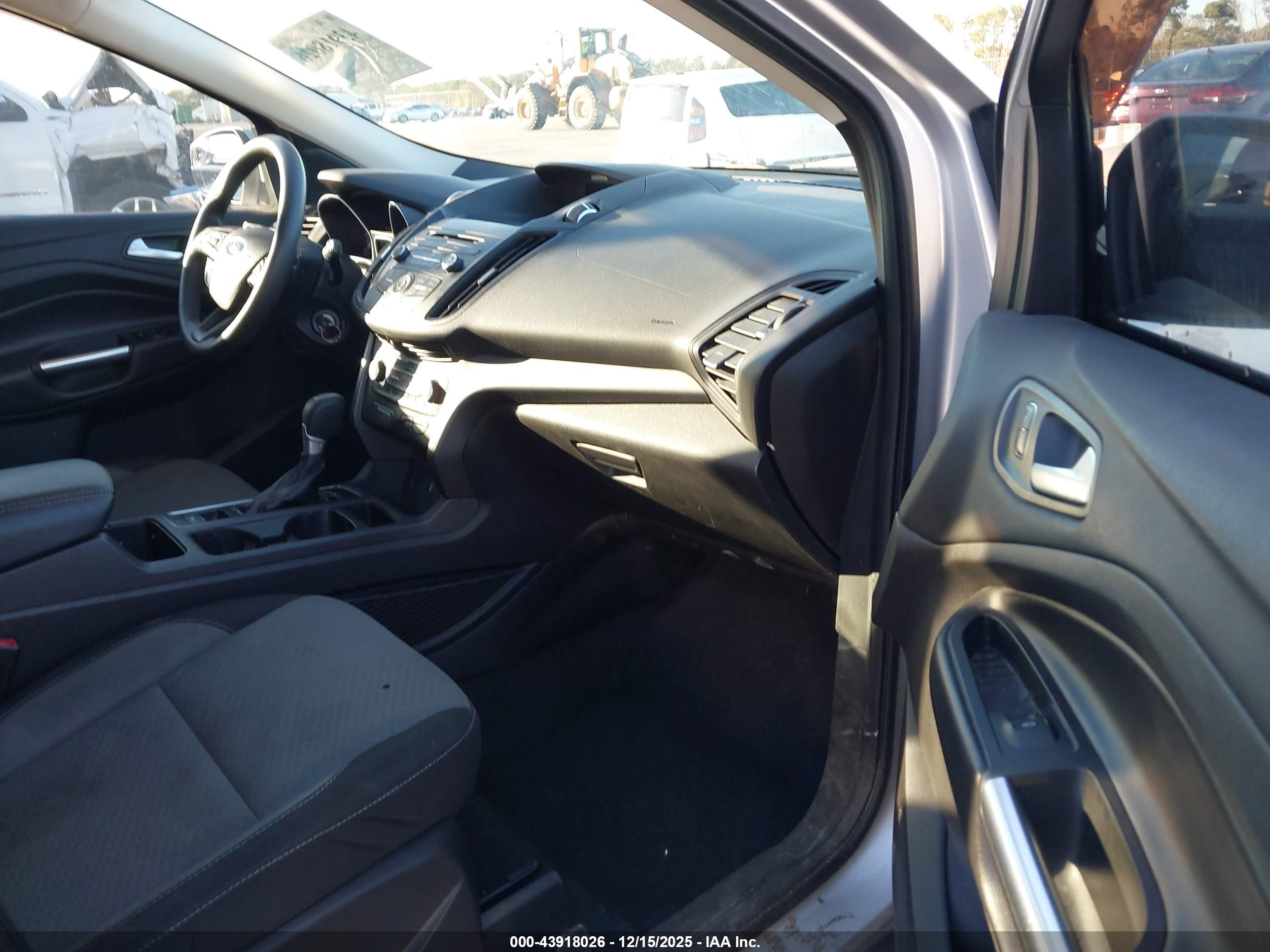 FORD ESCAPE image 5