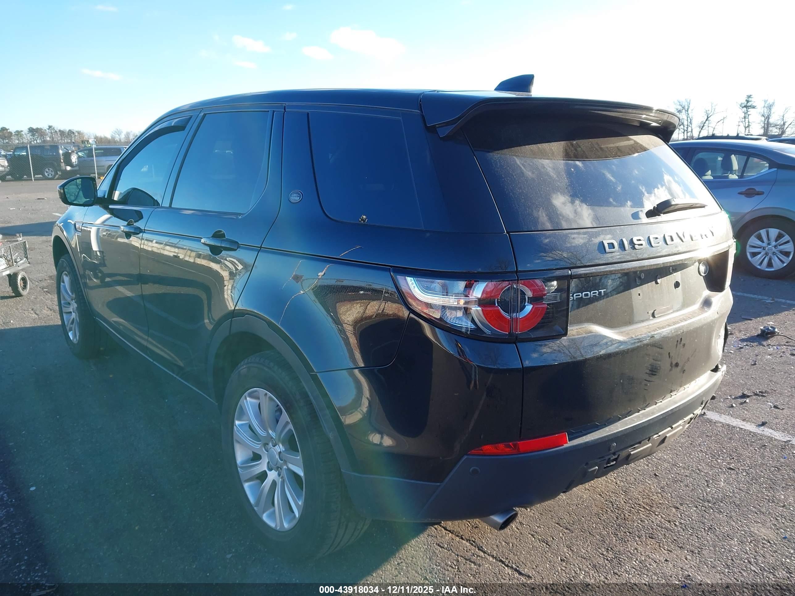 LAND ROVER image 3