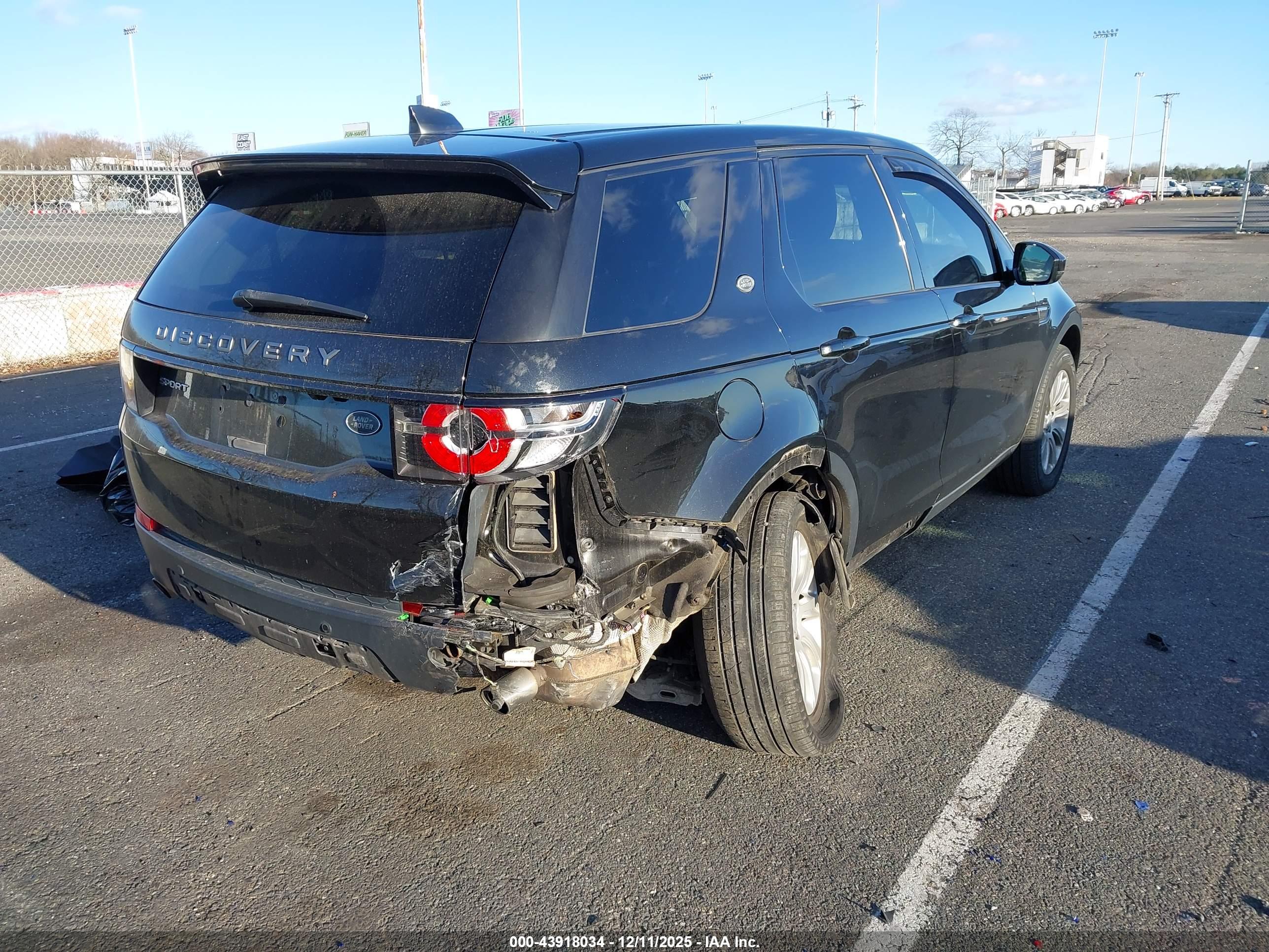 LAND ROVER image 4