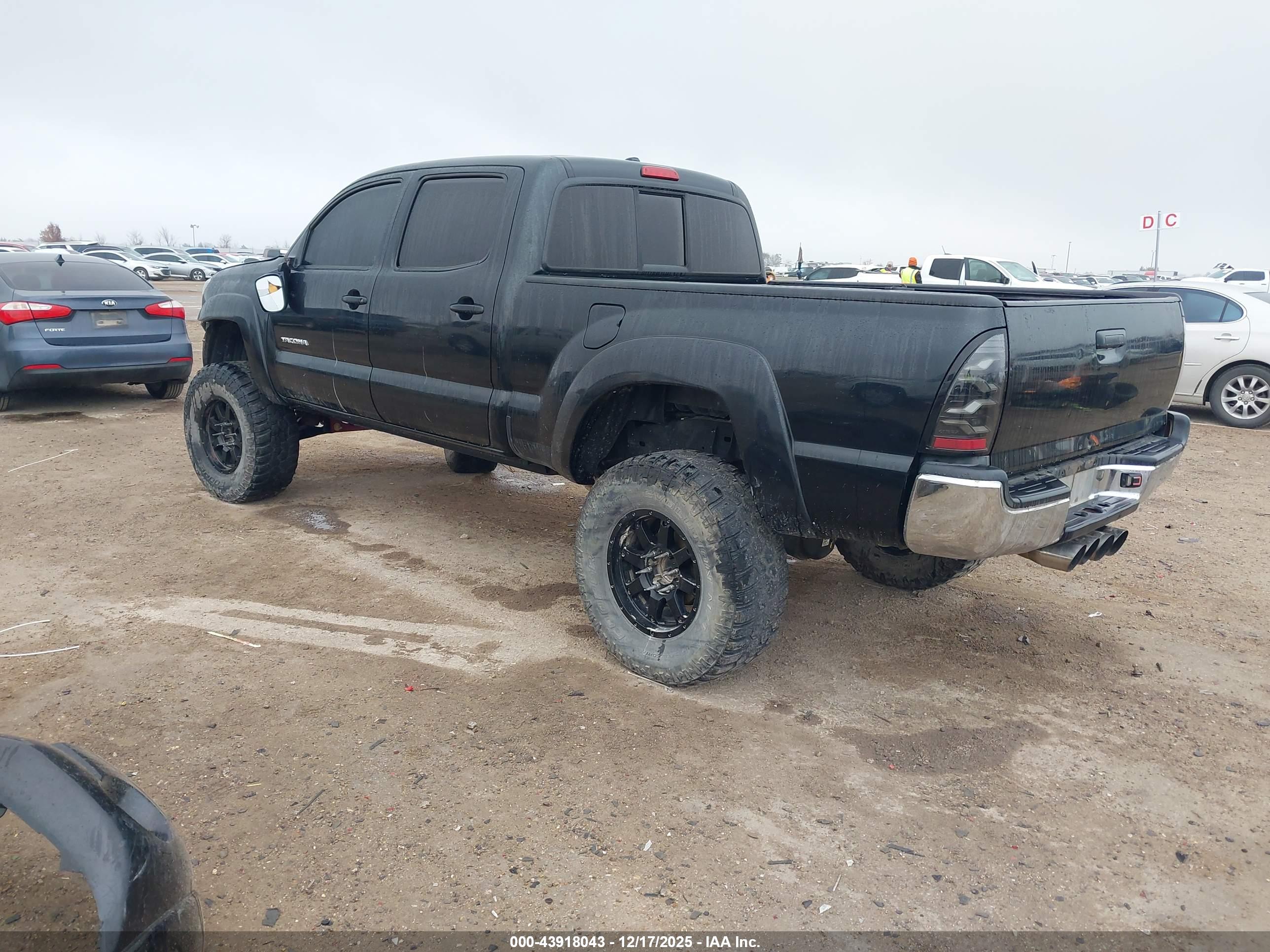 TOYOTA TACOMA image 3