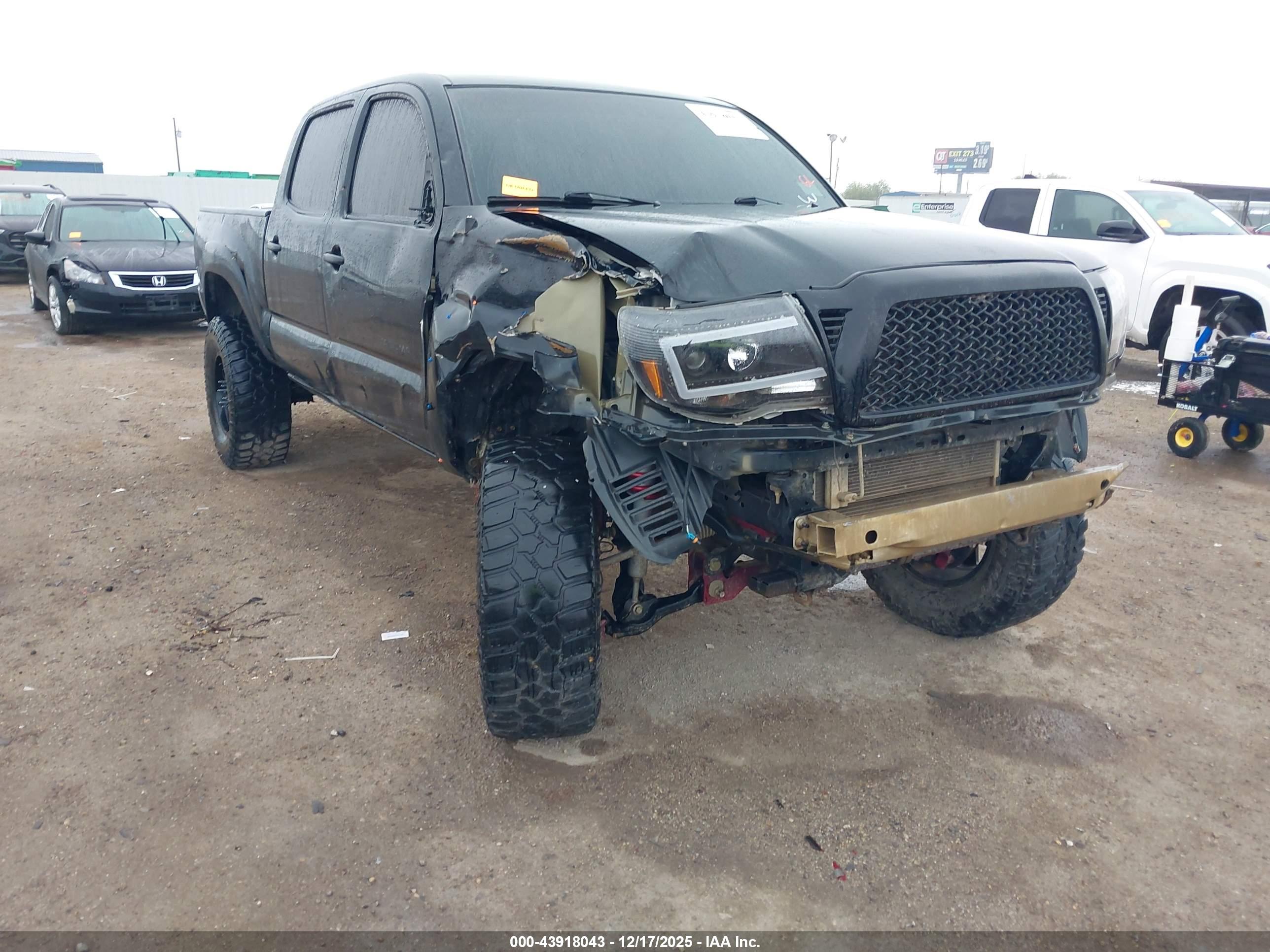 TOYOTA TACOMA image 6