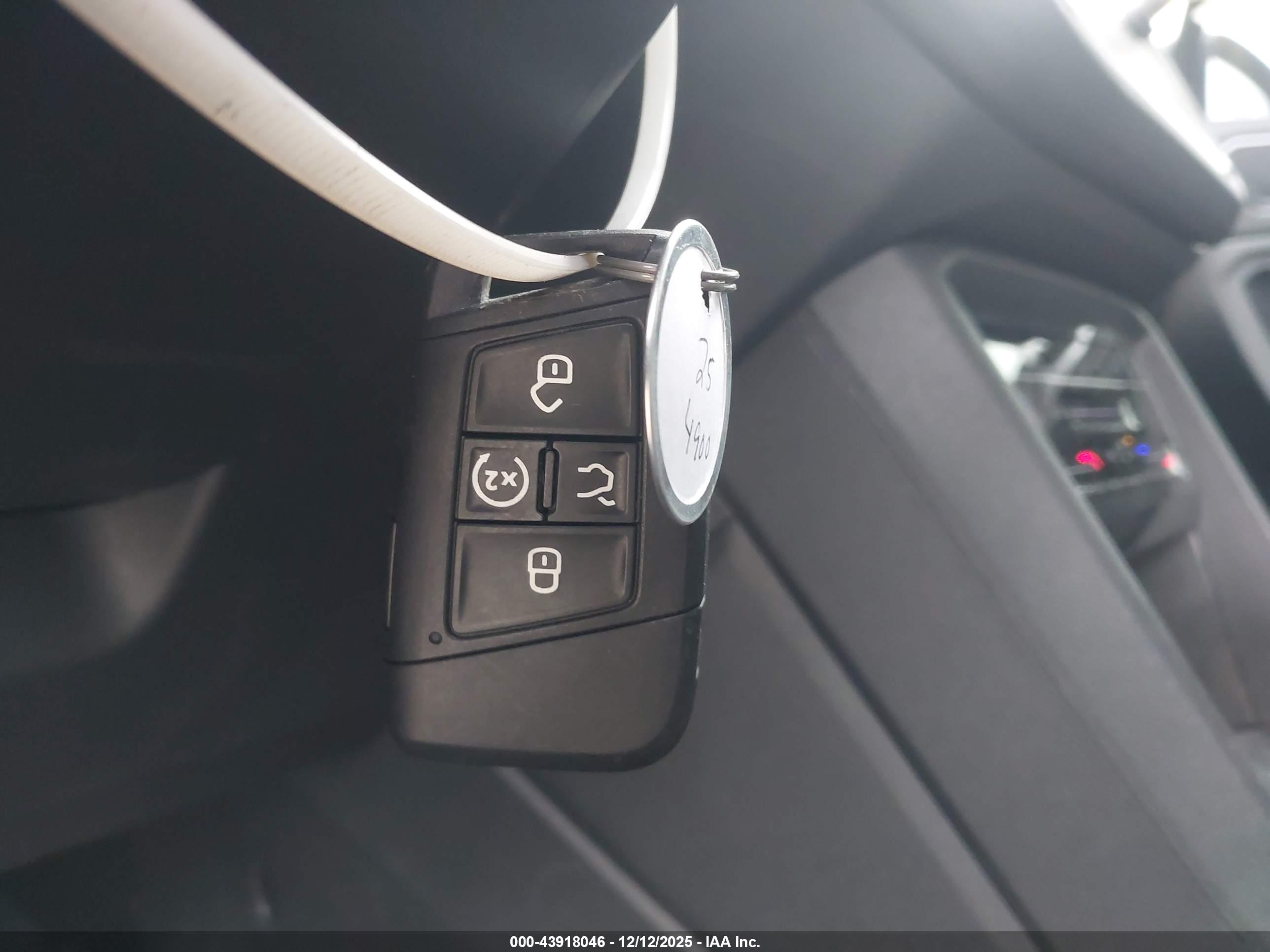 VOLKSWAGEN TIGUAN image 11