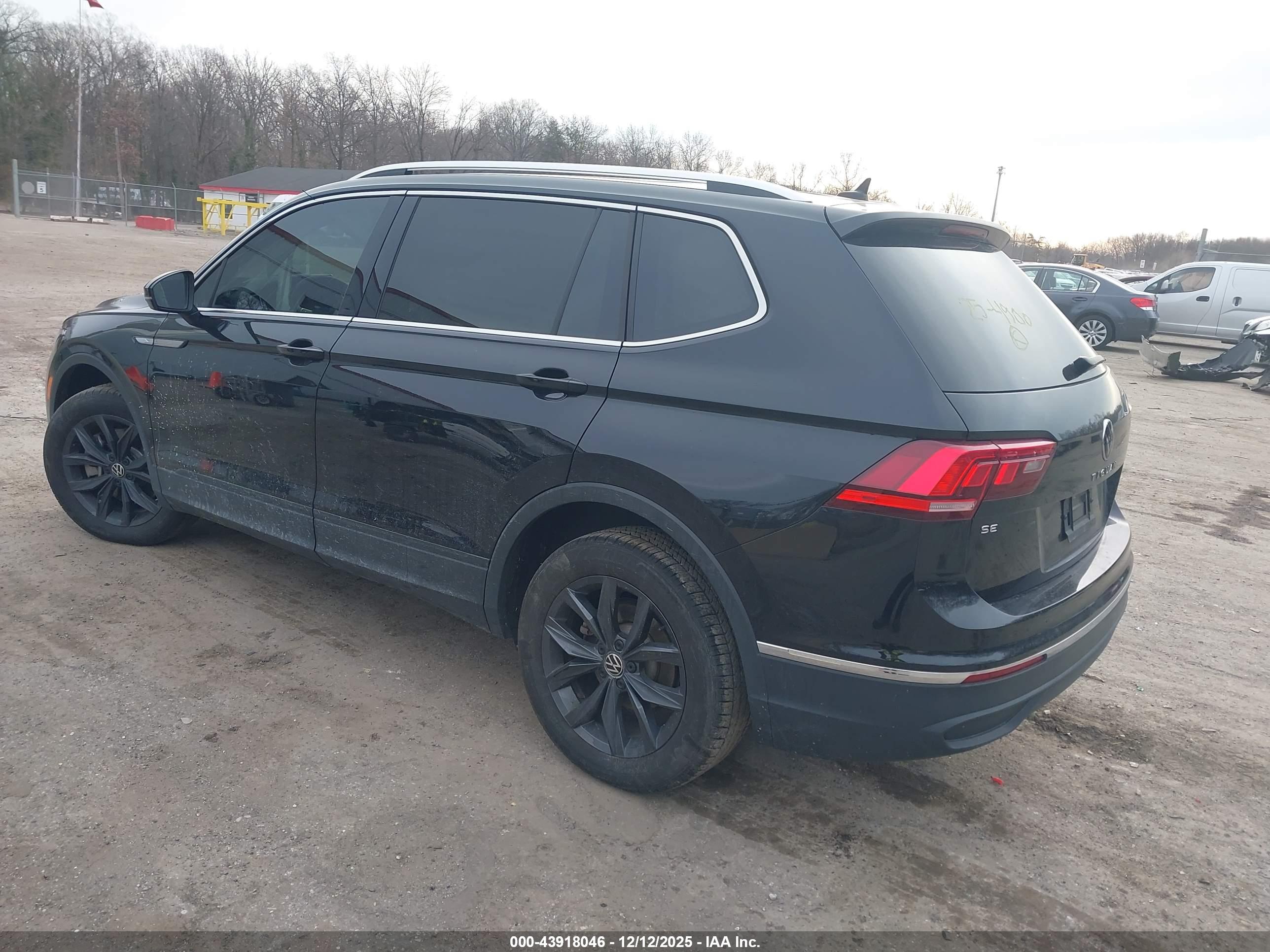 VOLKSWAGEN TIGUAN image 3
