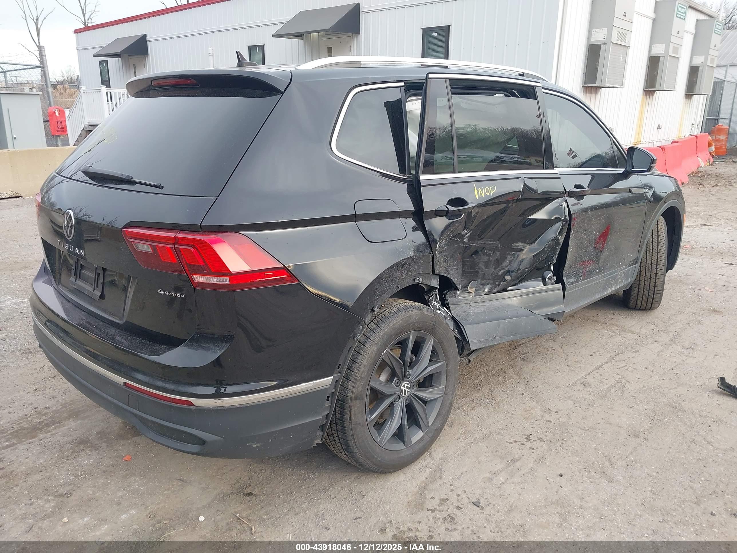 VOLKSWAGEN TIGUAN image 4