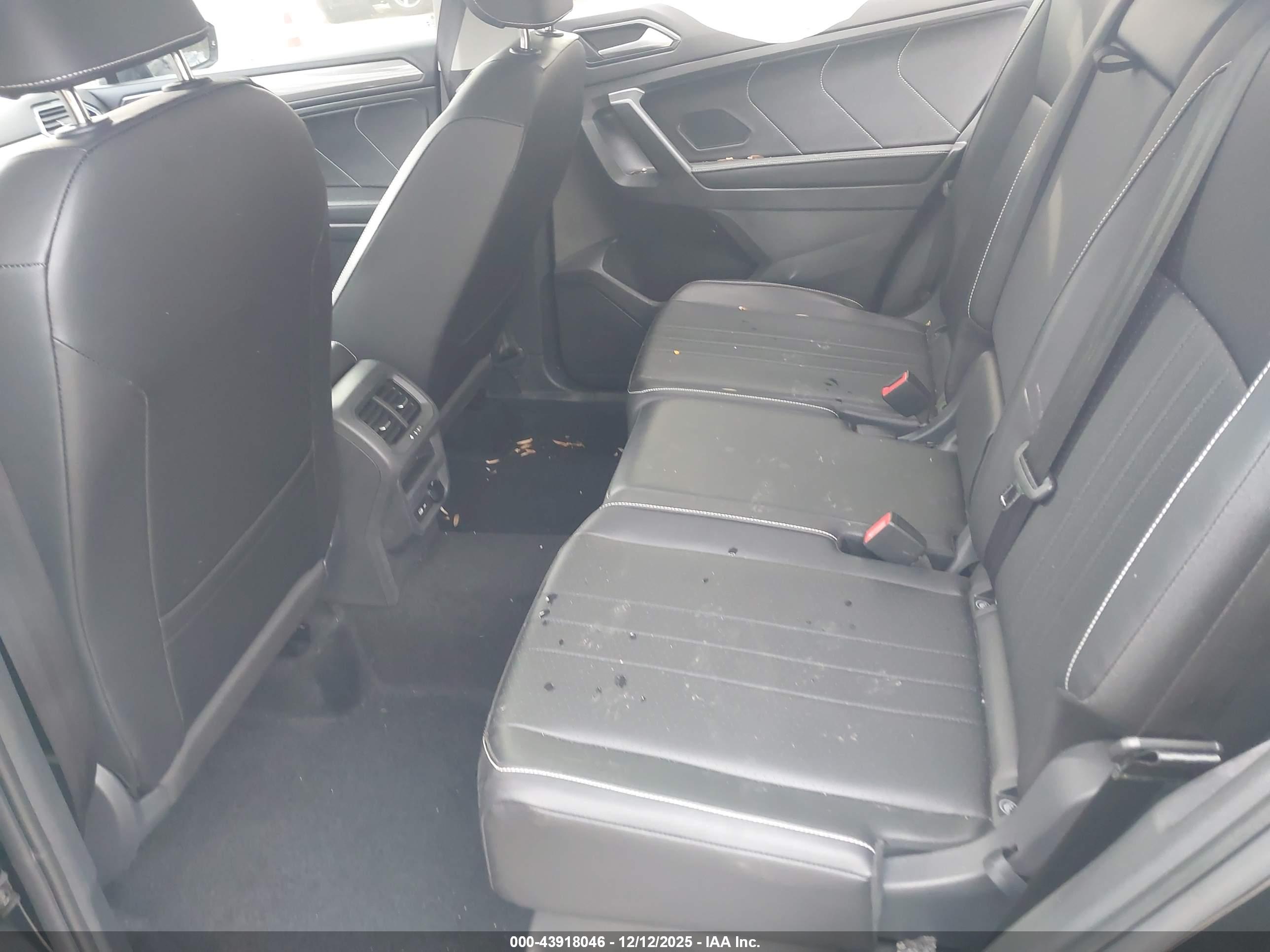 VOLKSWAGEN TIGUAN image 8
