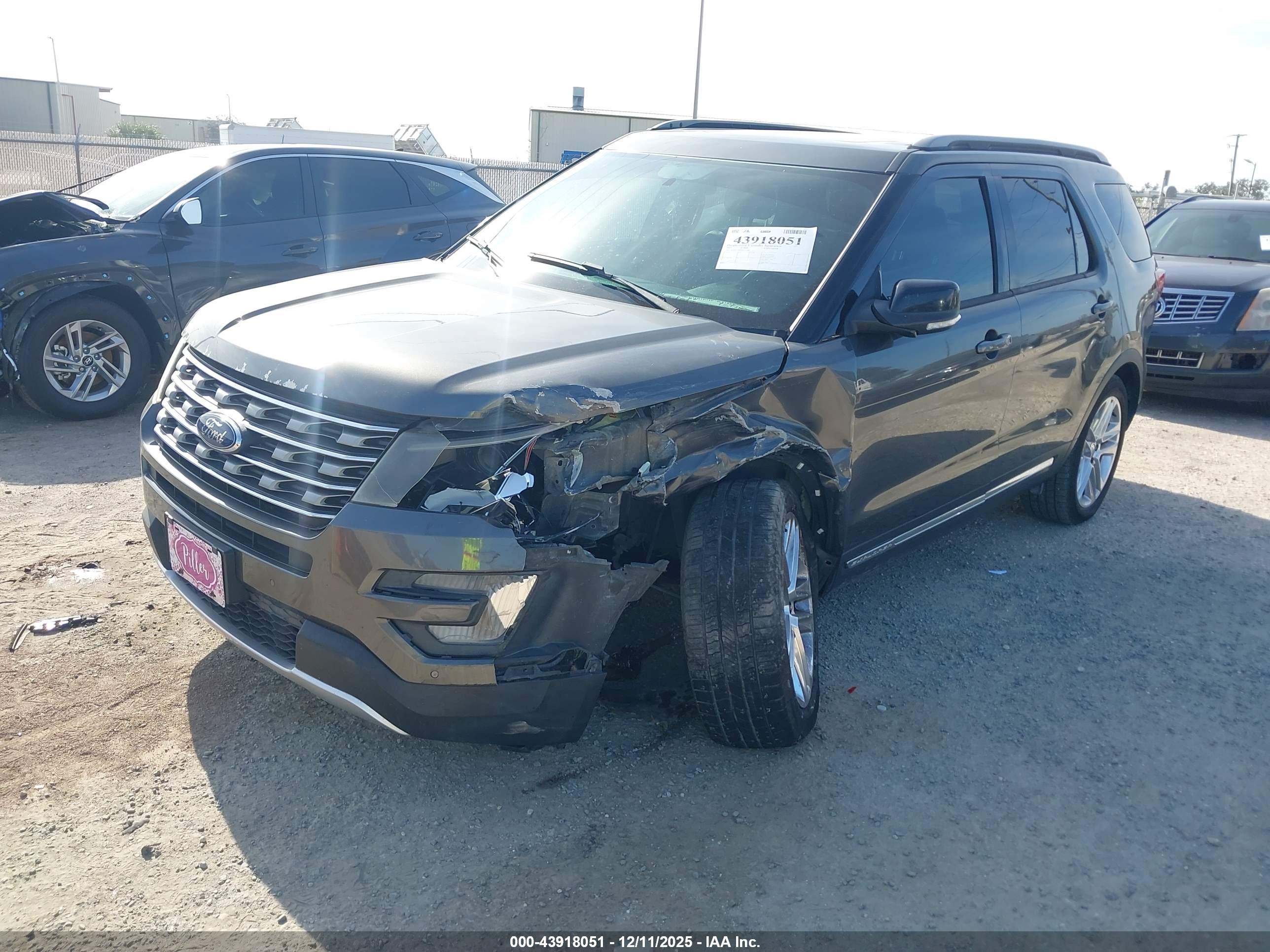 FORD EXPLORER image 2