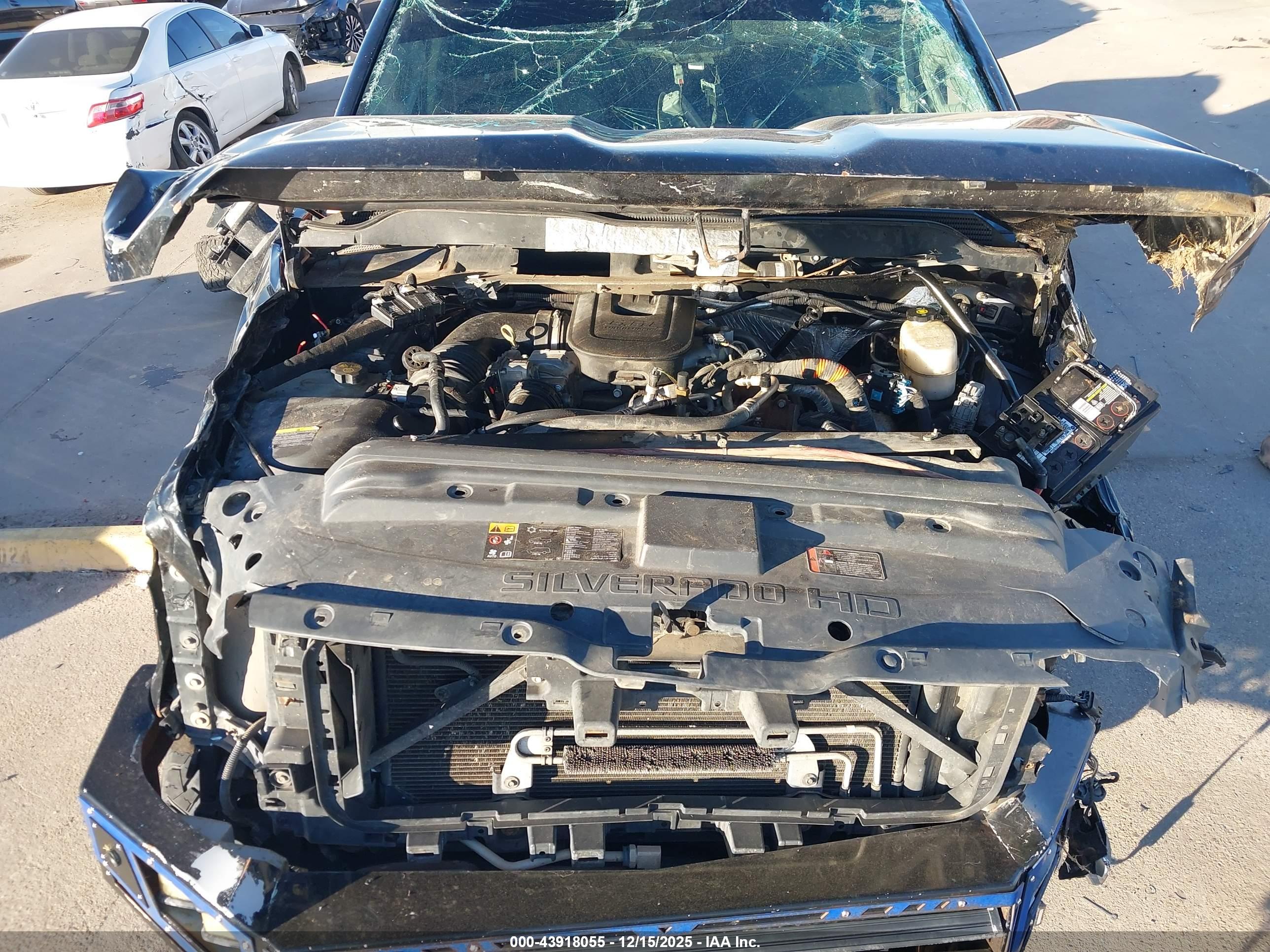 CHEVROLET SILVERADO image 10