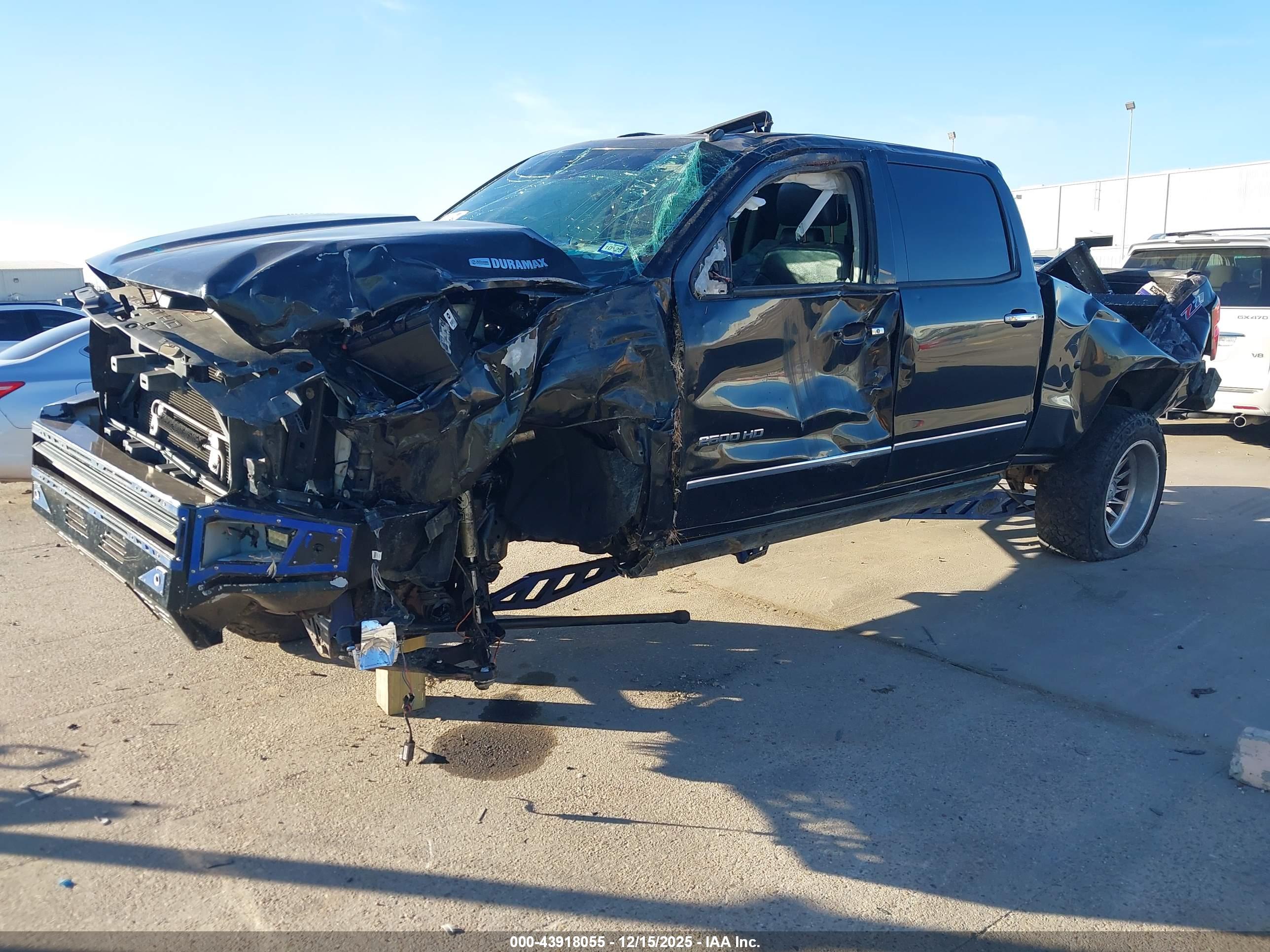 CHEVROLET SILVERADO image 2