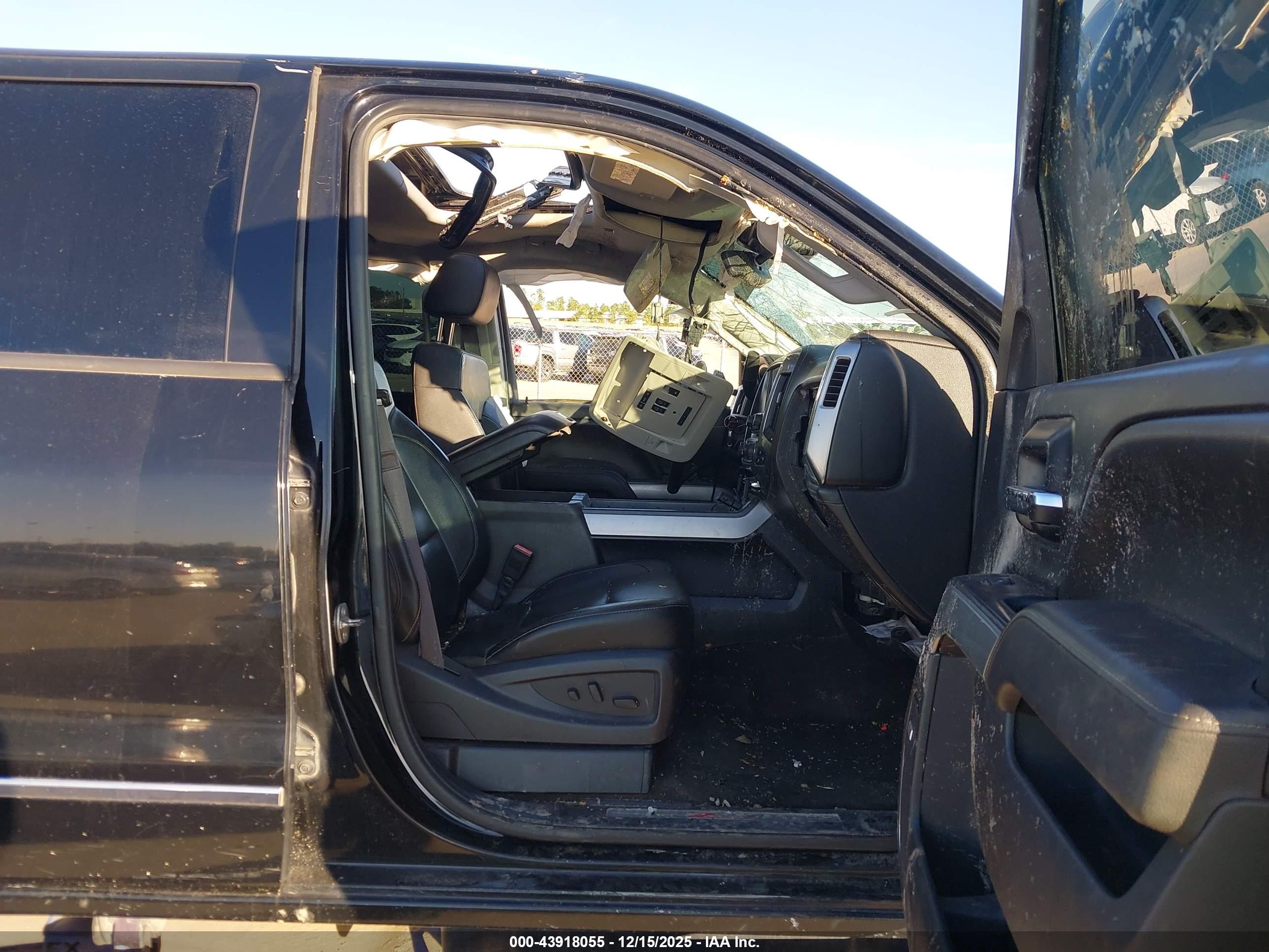 CHEVROLET SILVERADO image 5